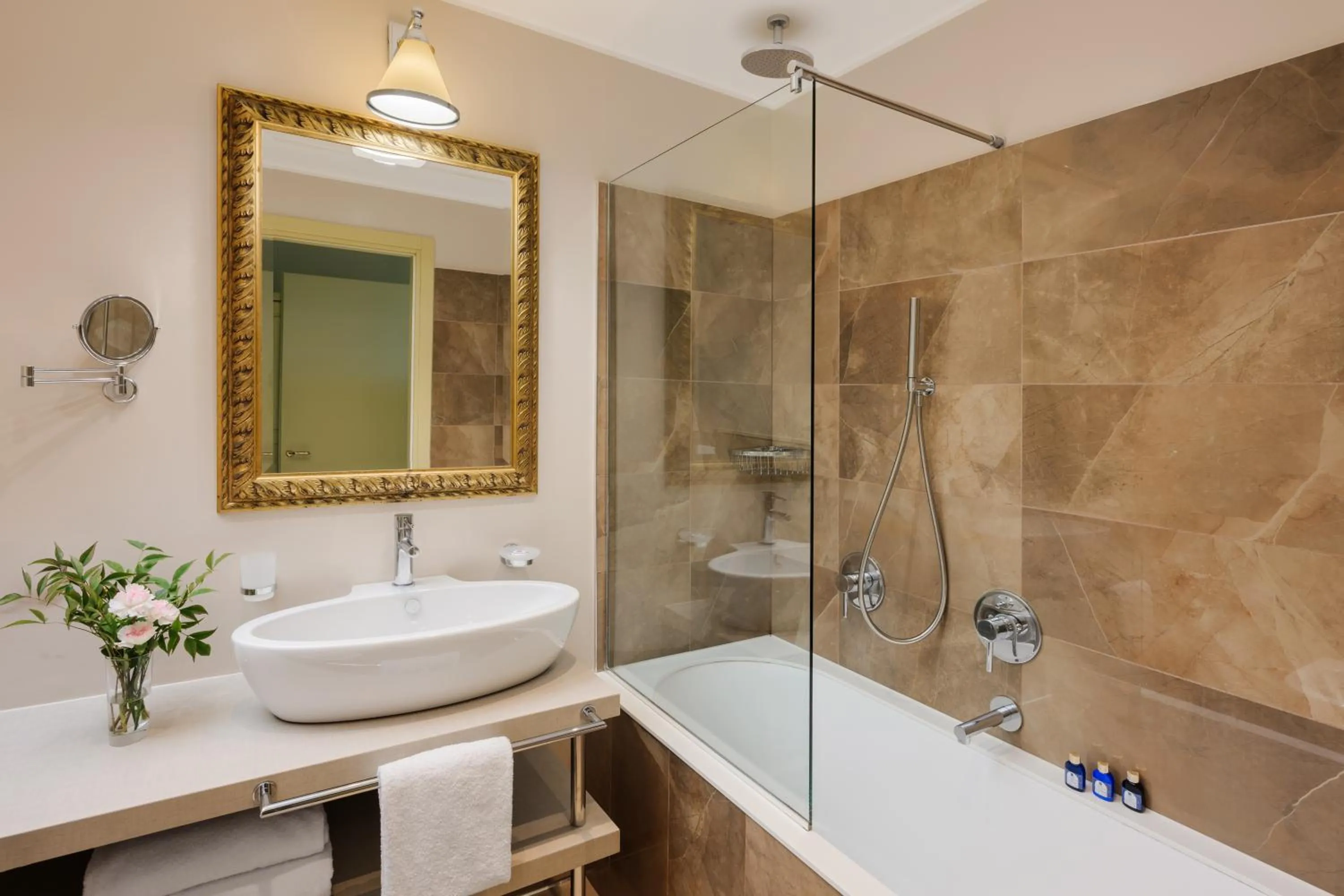 Bathroom in Palace Hotel Lake Como