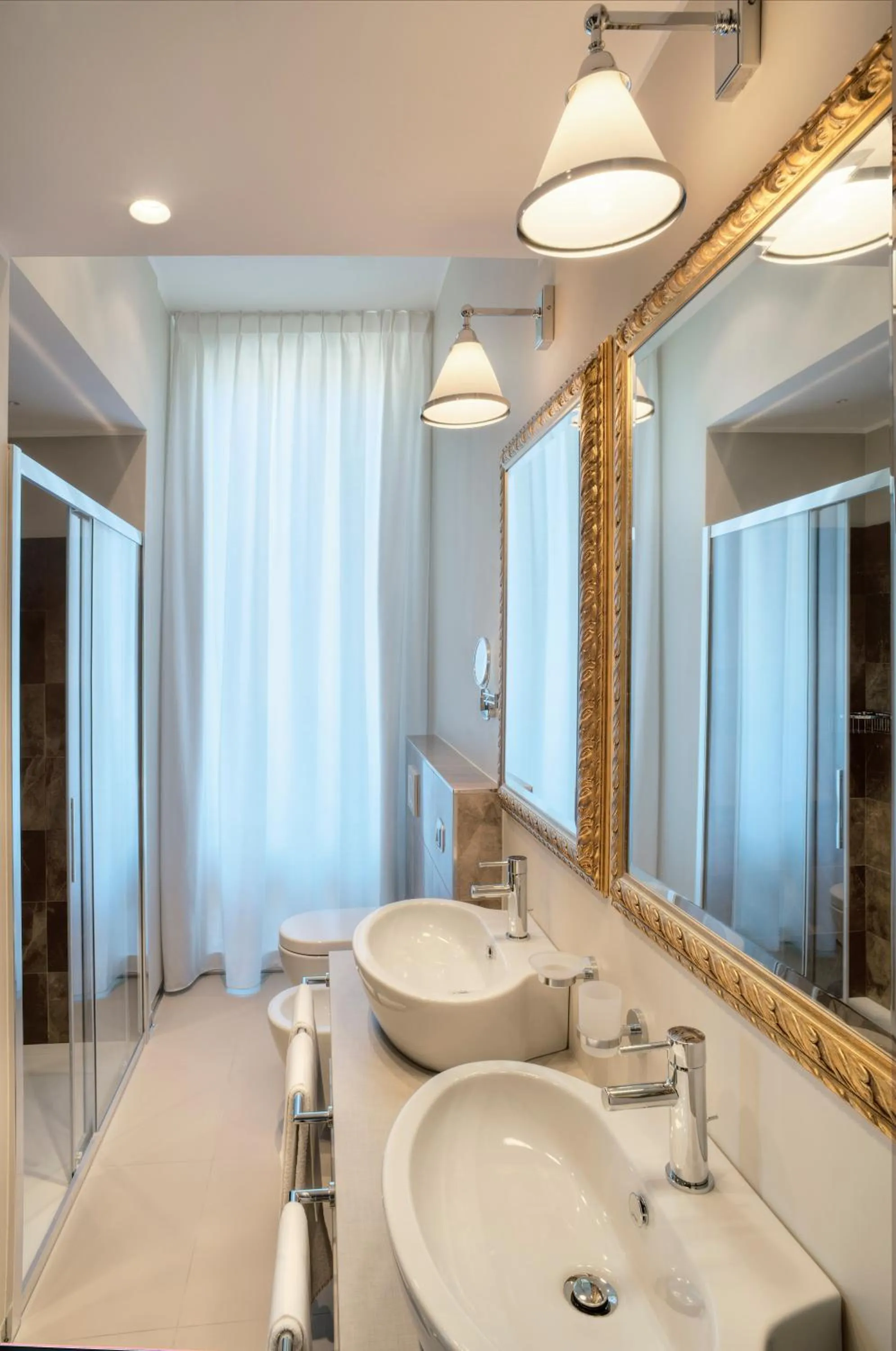 Bathroom in Palace Hotel Lake Como