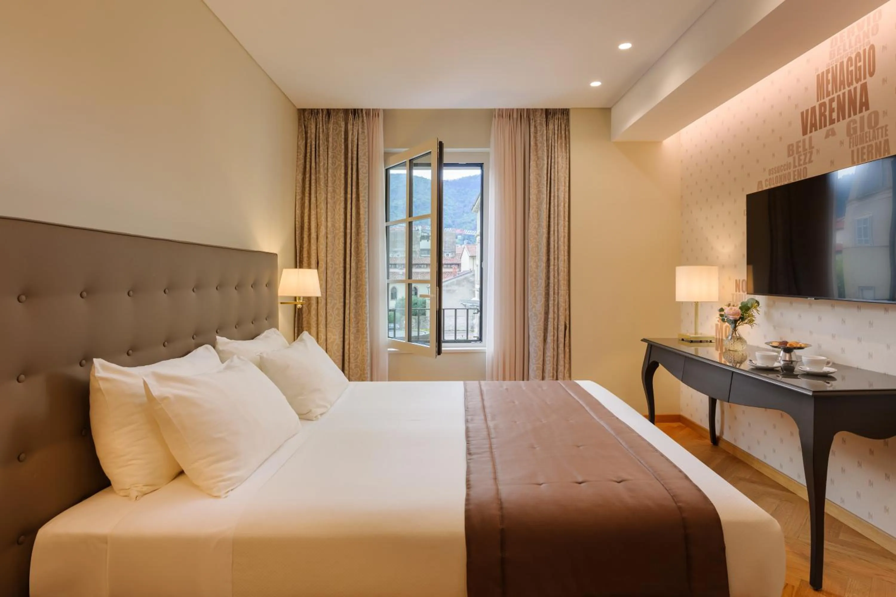 Bedroom, Bed in Palace Hotel Lake Como