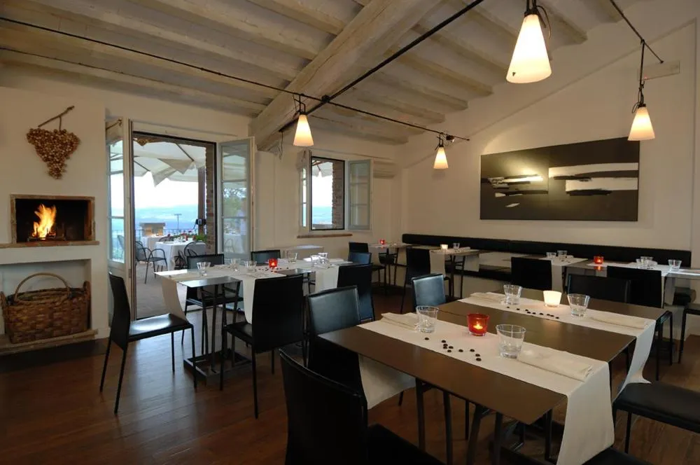 Restaurant/places to eat in Locanda Della Picca