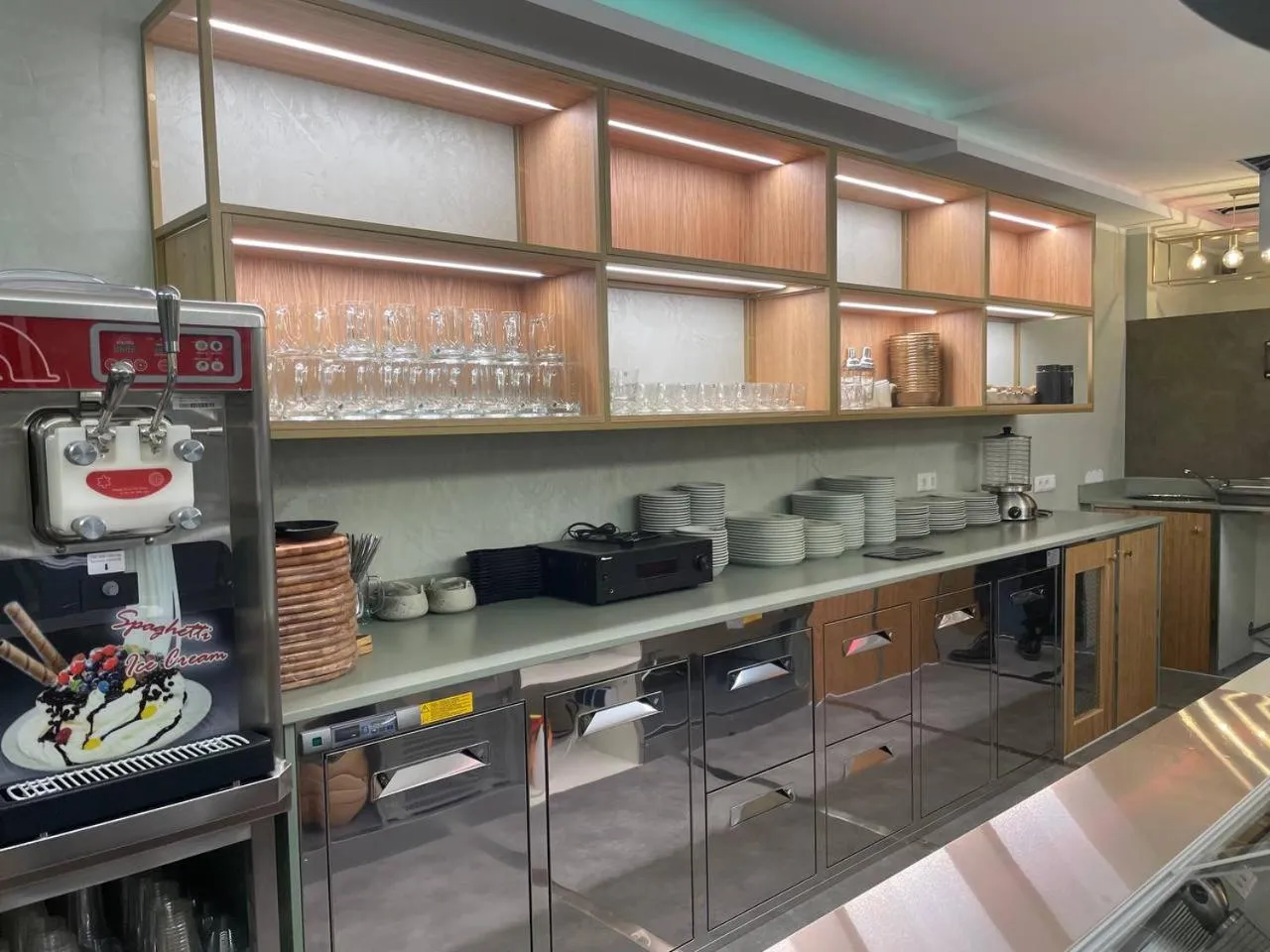 Restaurant/places to eat in Design- und Kunsthotel München