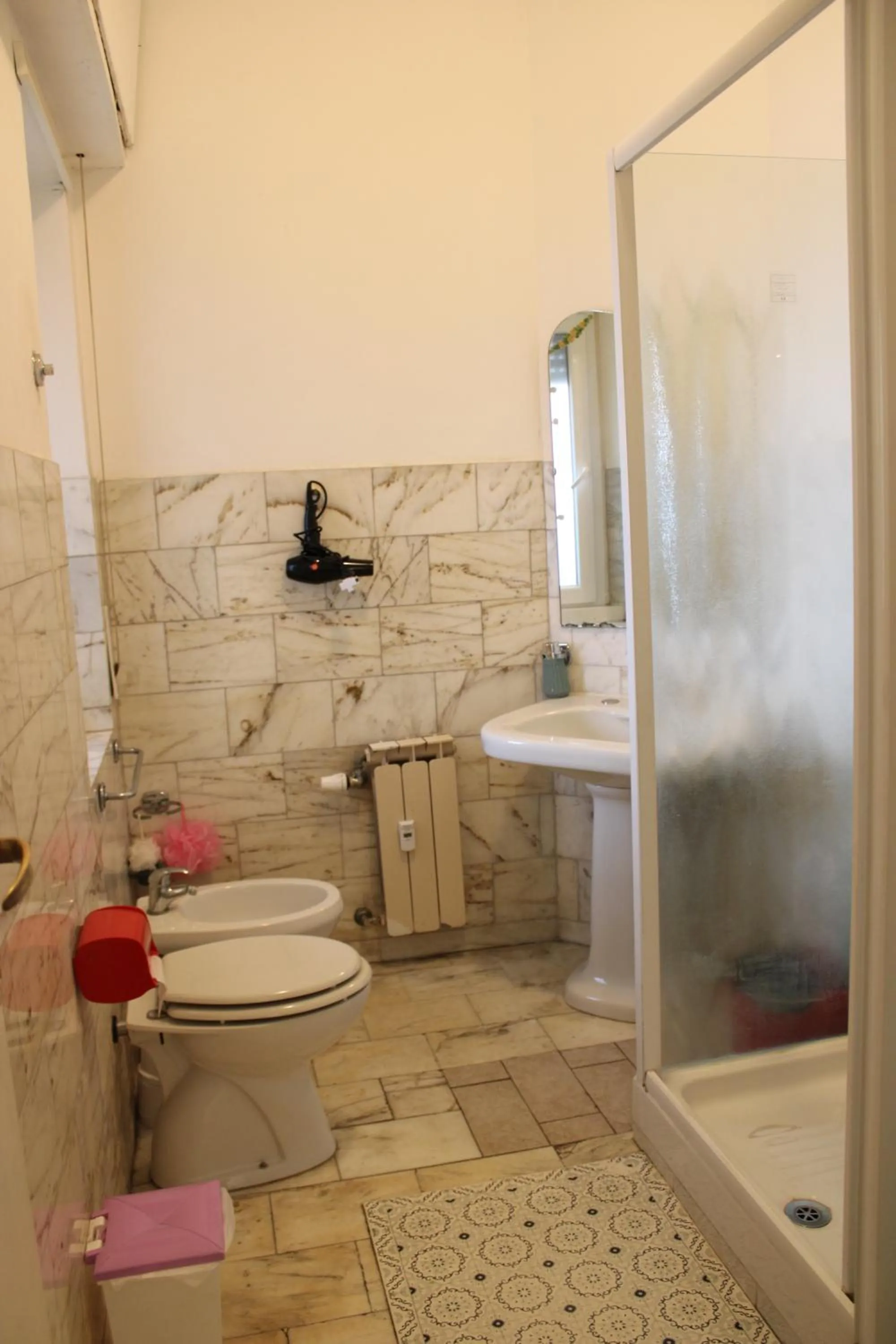 Shower in Mikasa Balduina Roma