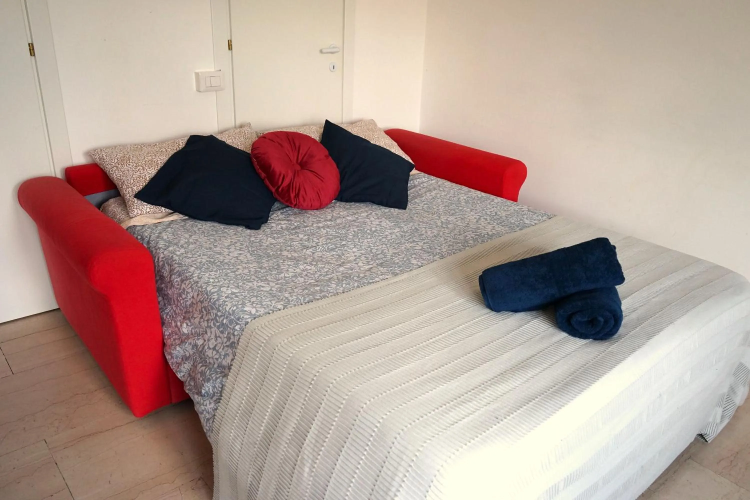 Bedroom, Bed in Mikasa Balduina Roma