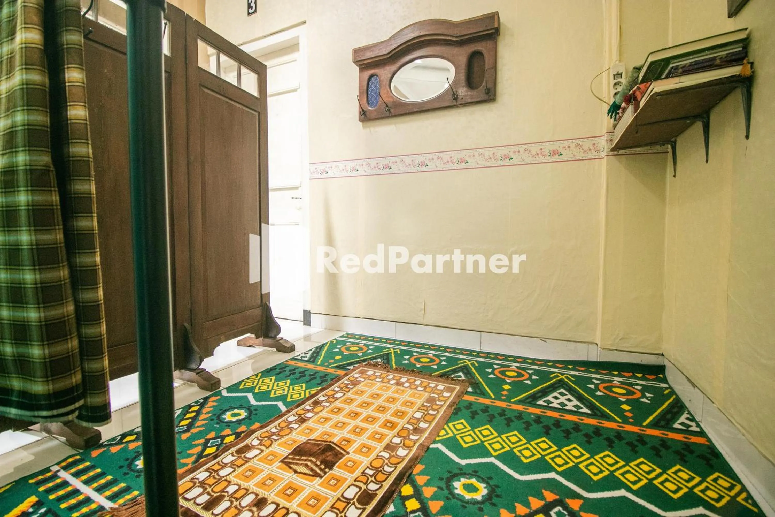 Place of worship, Bed in Kedyla Homestay Syariah Patangpuluhan Malioboro Area Yogyakarta RedPartner