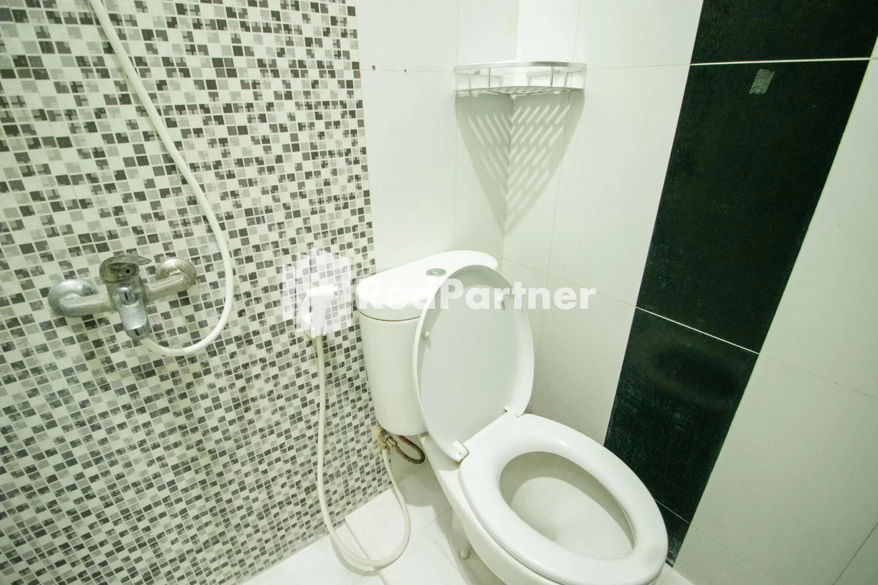 Bathroom in Kedyla Homestay Syariah Patangpuluhan Malioboro Area Yogyakarta RedPartner