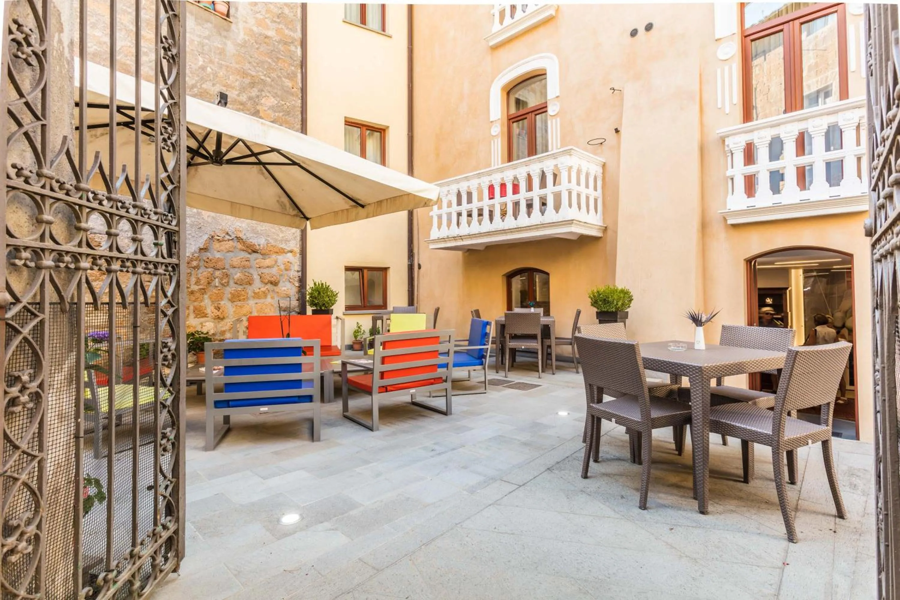 Patio in Hotel Duomo