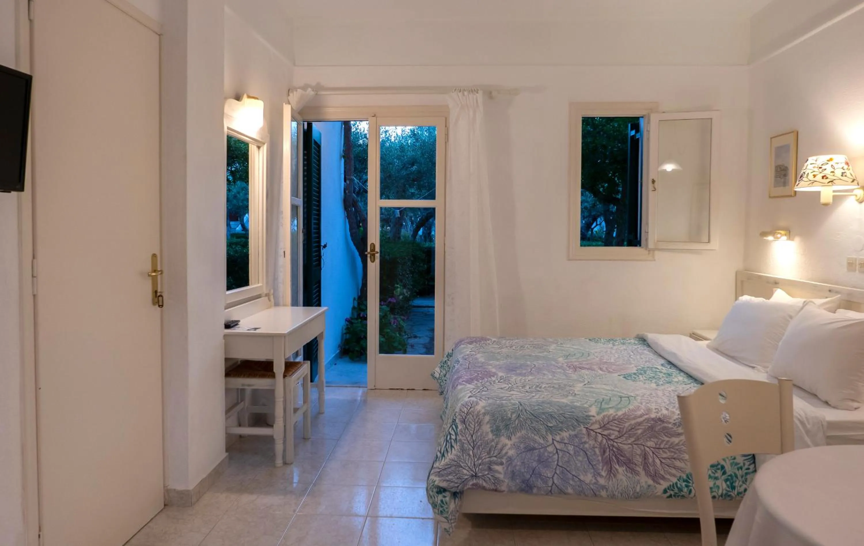 Photo of the whole room, Bed in Villea Village