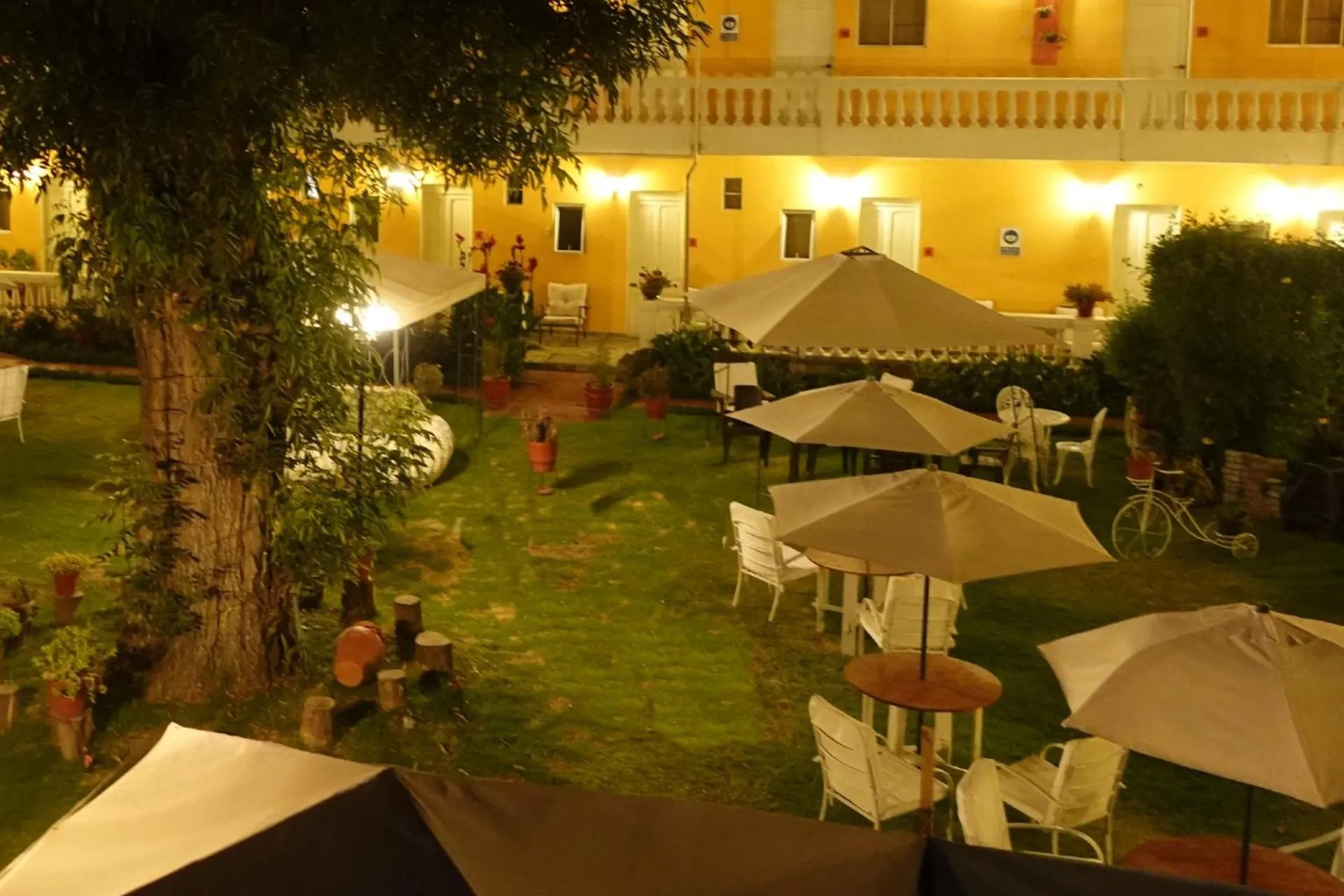 Garden view in Casa de Avila