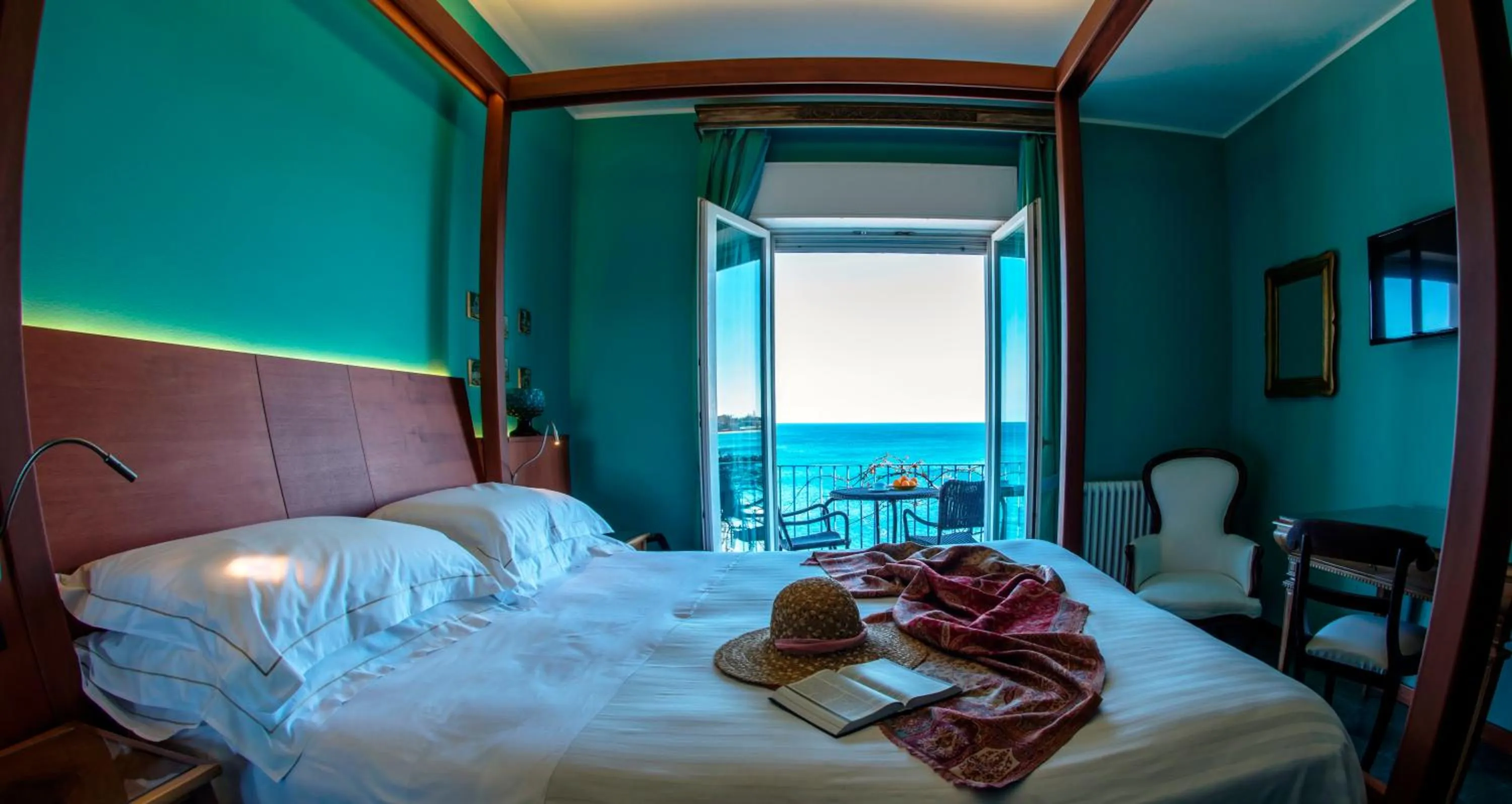 Photo of the whole room, Bed in Hotel Palladio