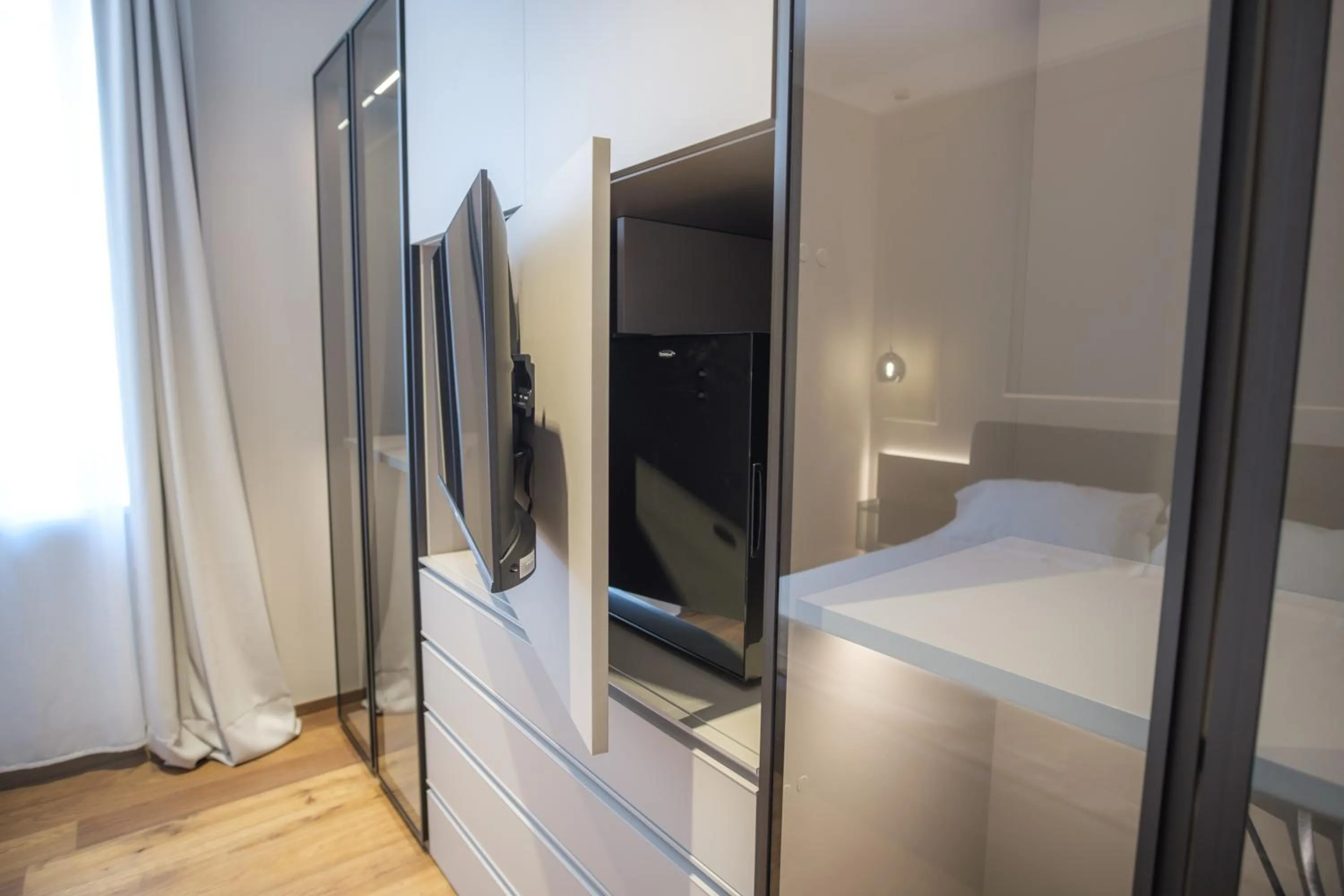 TV and multimedia, Bed in PALAZZO DANISI ROOMS&SUITES