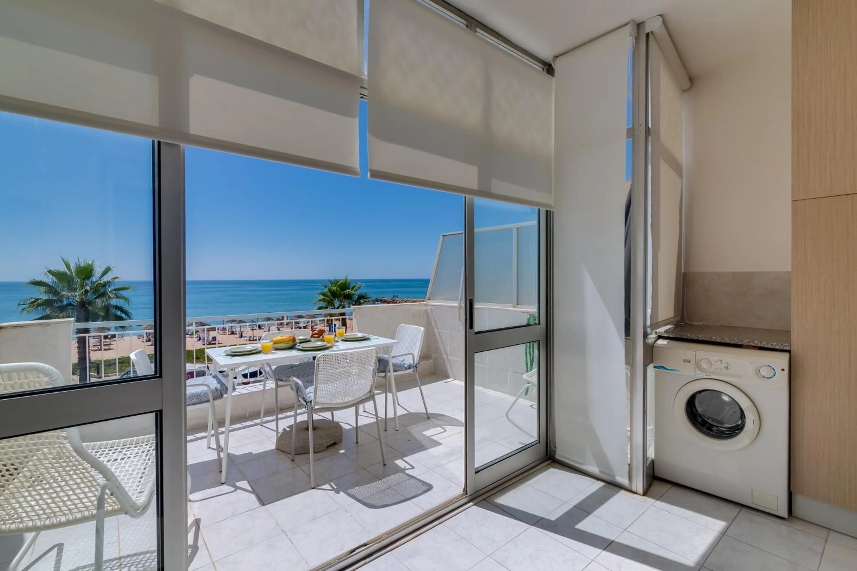 Patio in AL - Oceano T2 Frente Mar Quarteira
