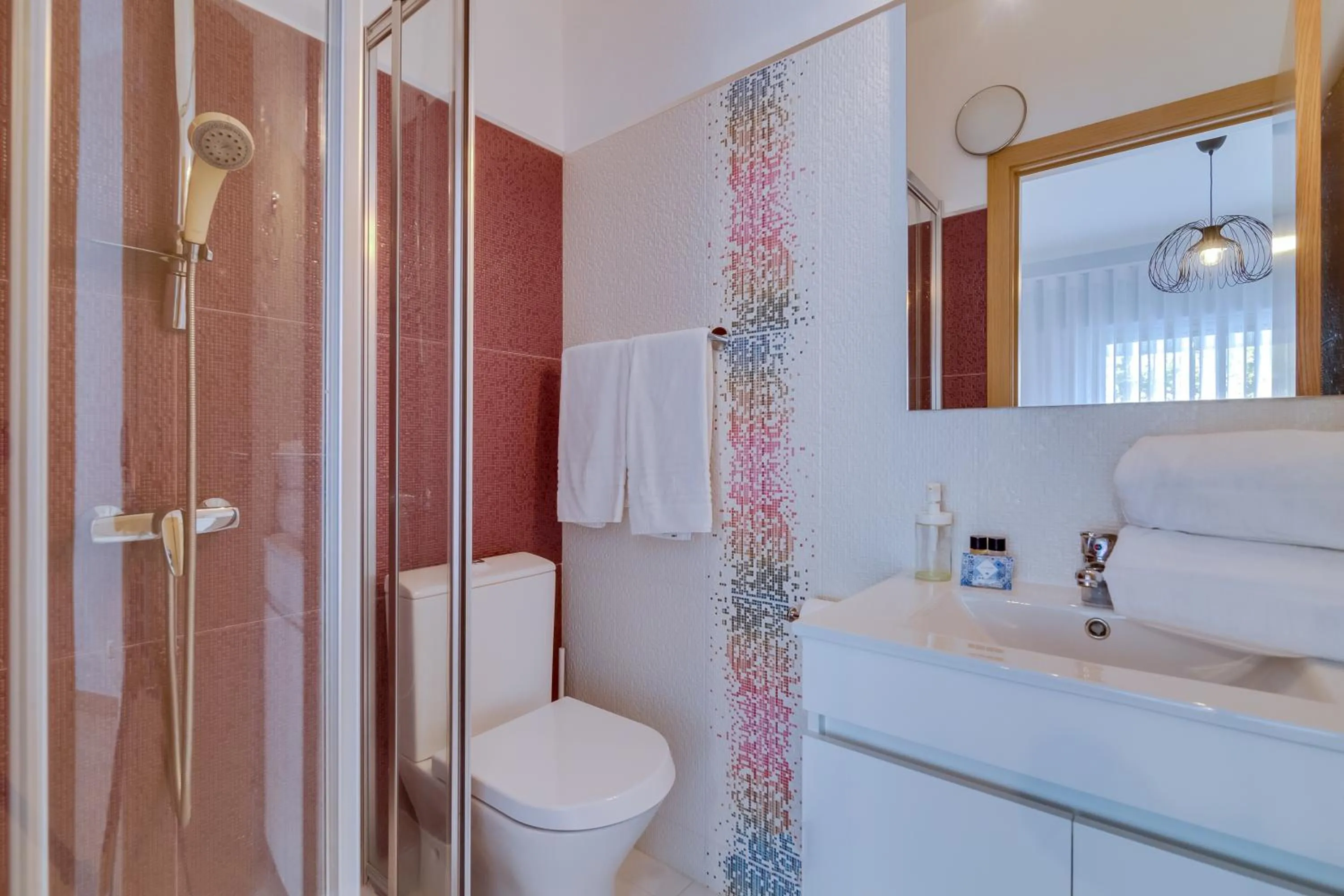Shower in AL - Oceano T2 Frente Mar Quarteira