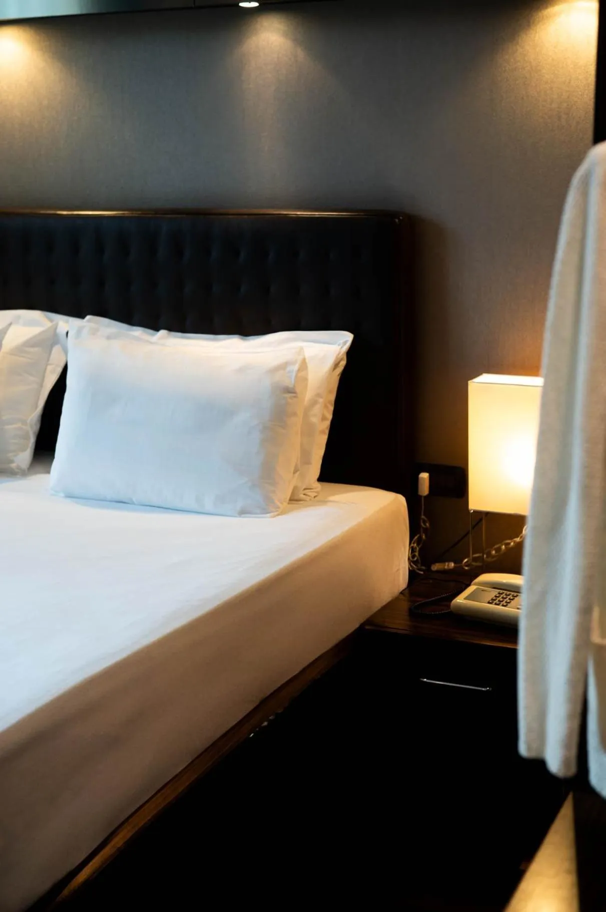 Bed in Axolute Comfort Hotel Como Cantù