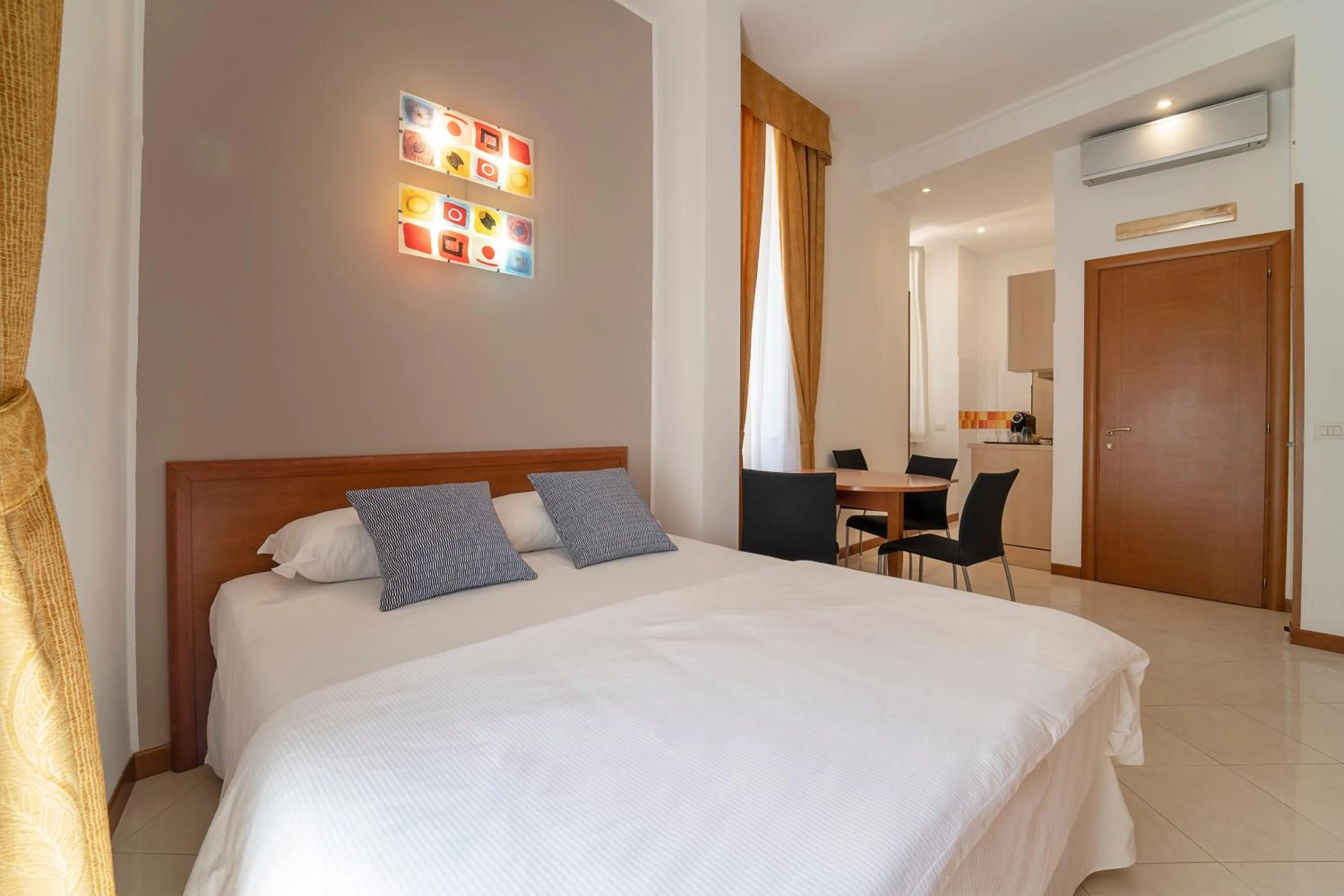 Photo of the whole room, Bed in il passetto