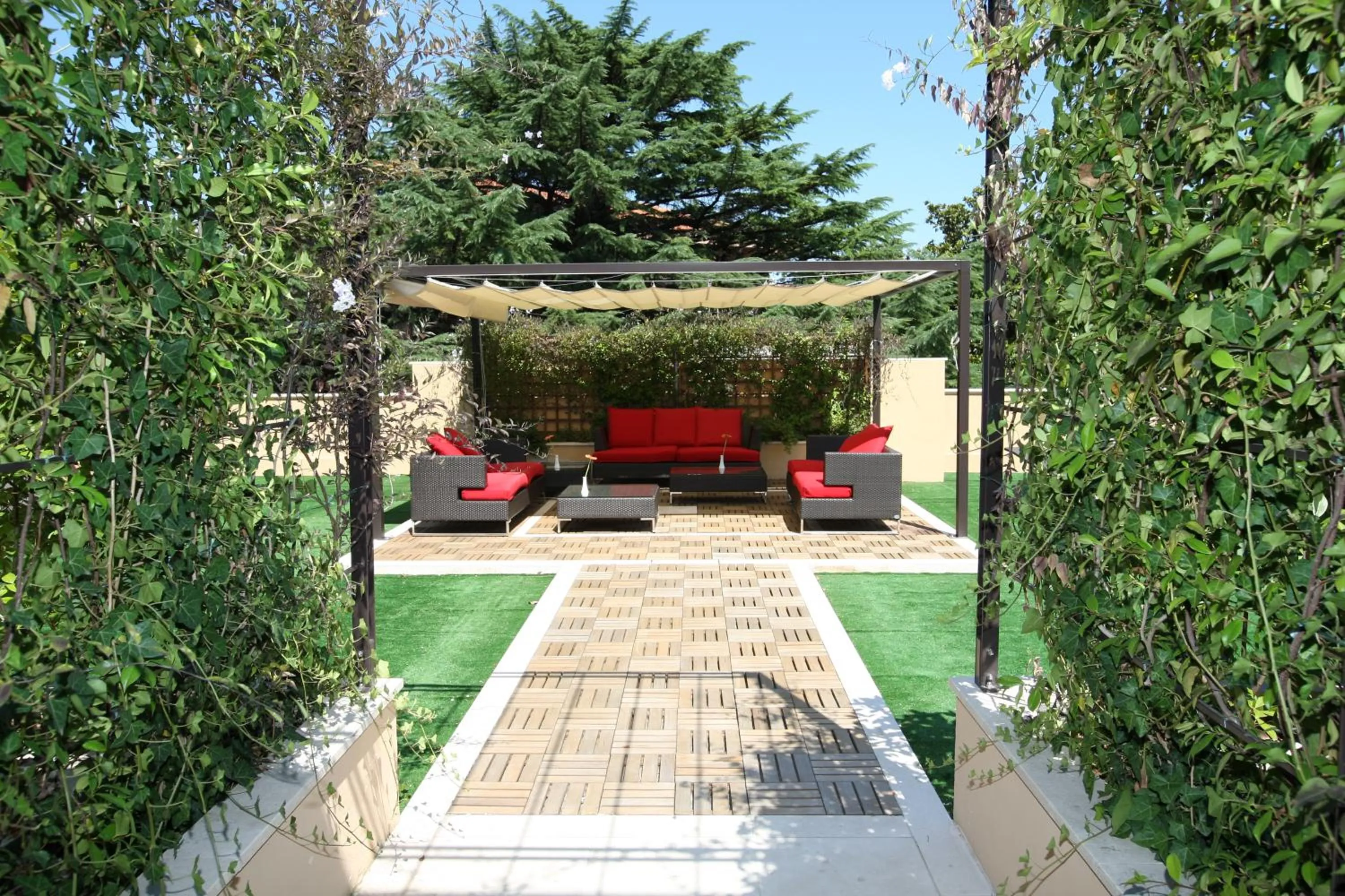 Patio in UNAHOTELS Villa dei Platani Foligno