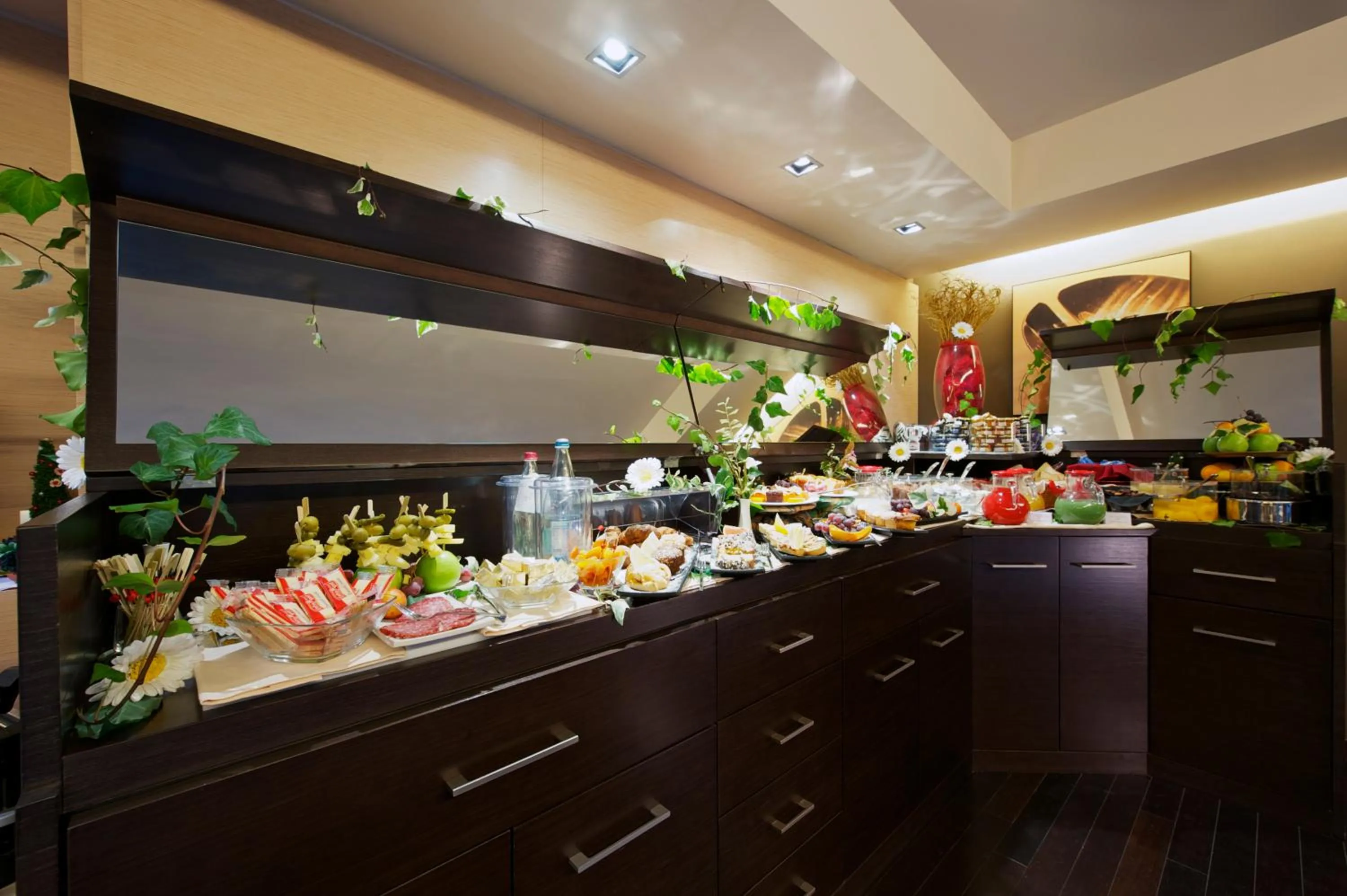 Restaurant/places to eat in UNAHOTELS Villa dei Platani Foligno