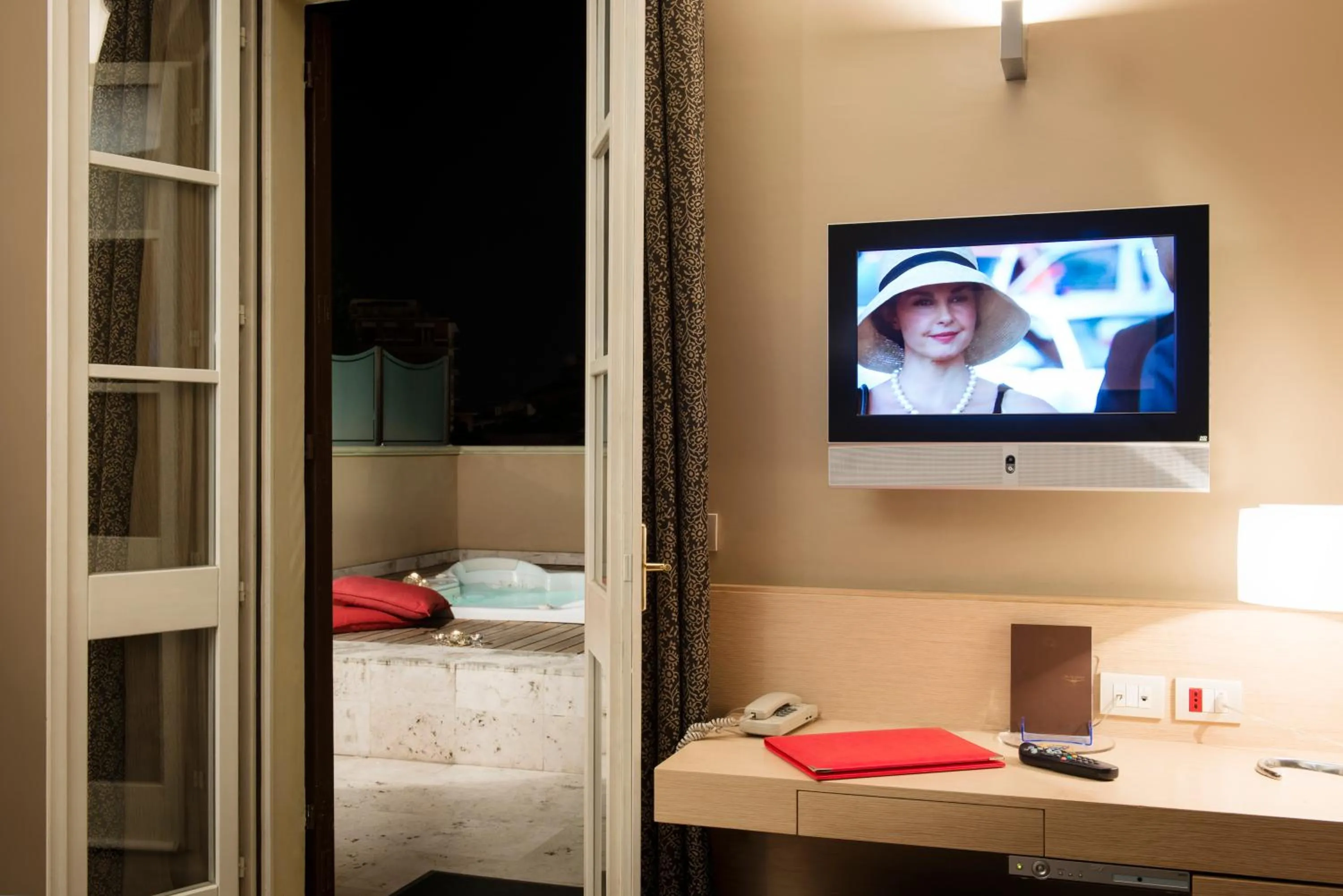 Hot Spring Bath in UNAHOTELS Villa dei Platani Foligno