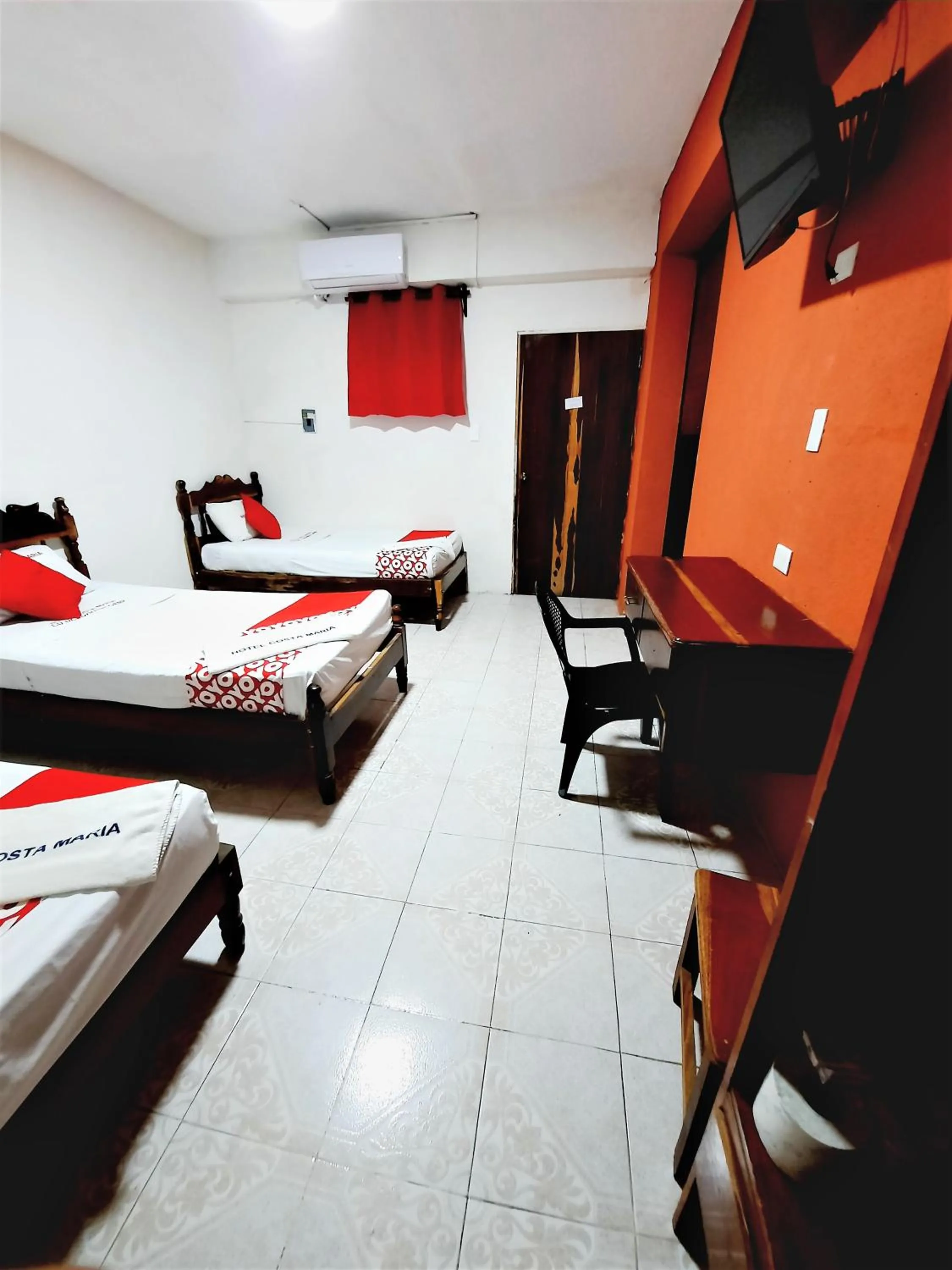 Photo of the whole room in Hotel Costa Maria