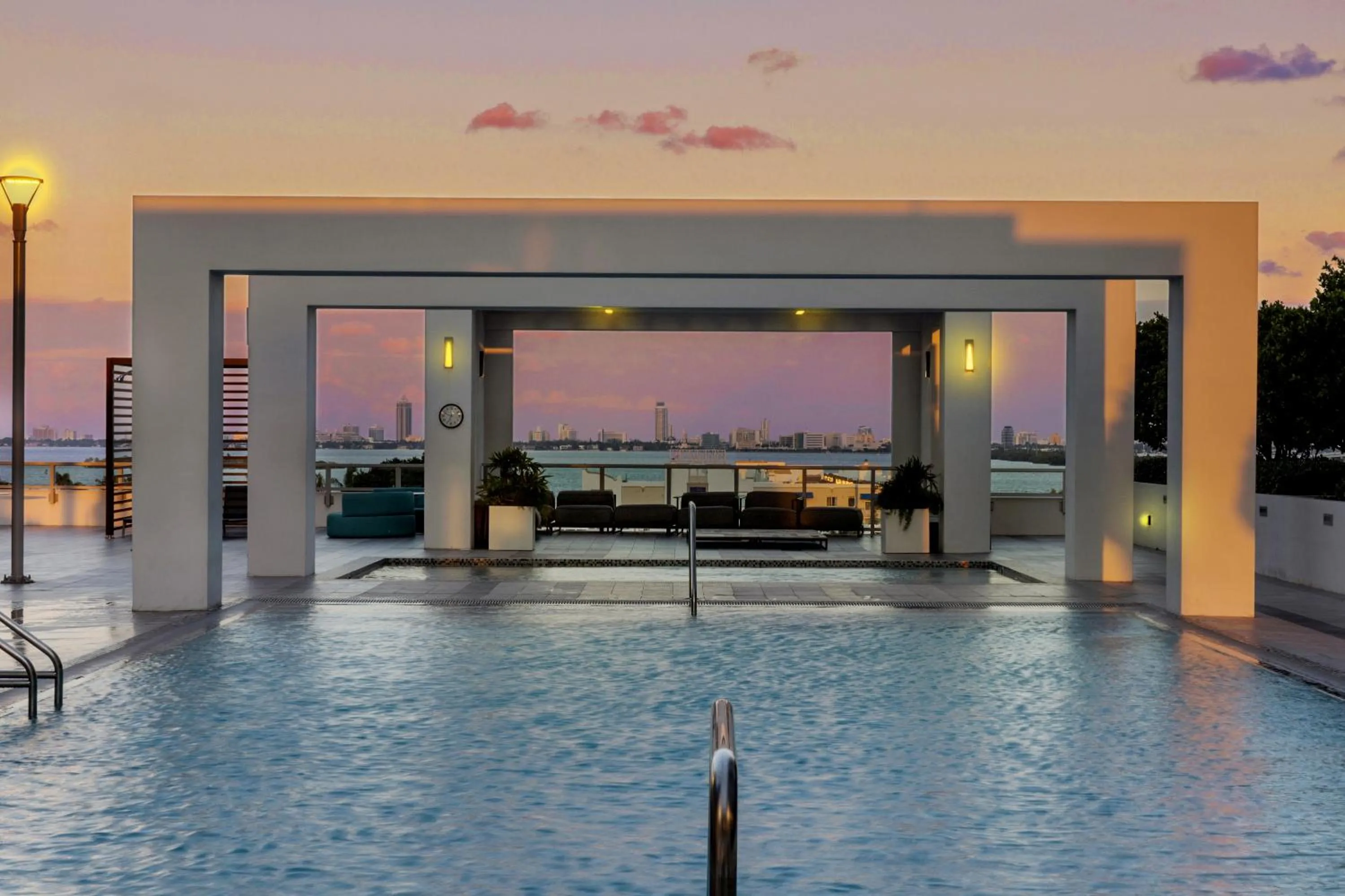 Pool view in Nomada Destination Residences - Quadro