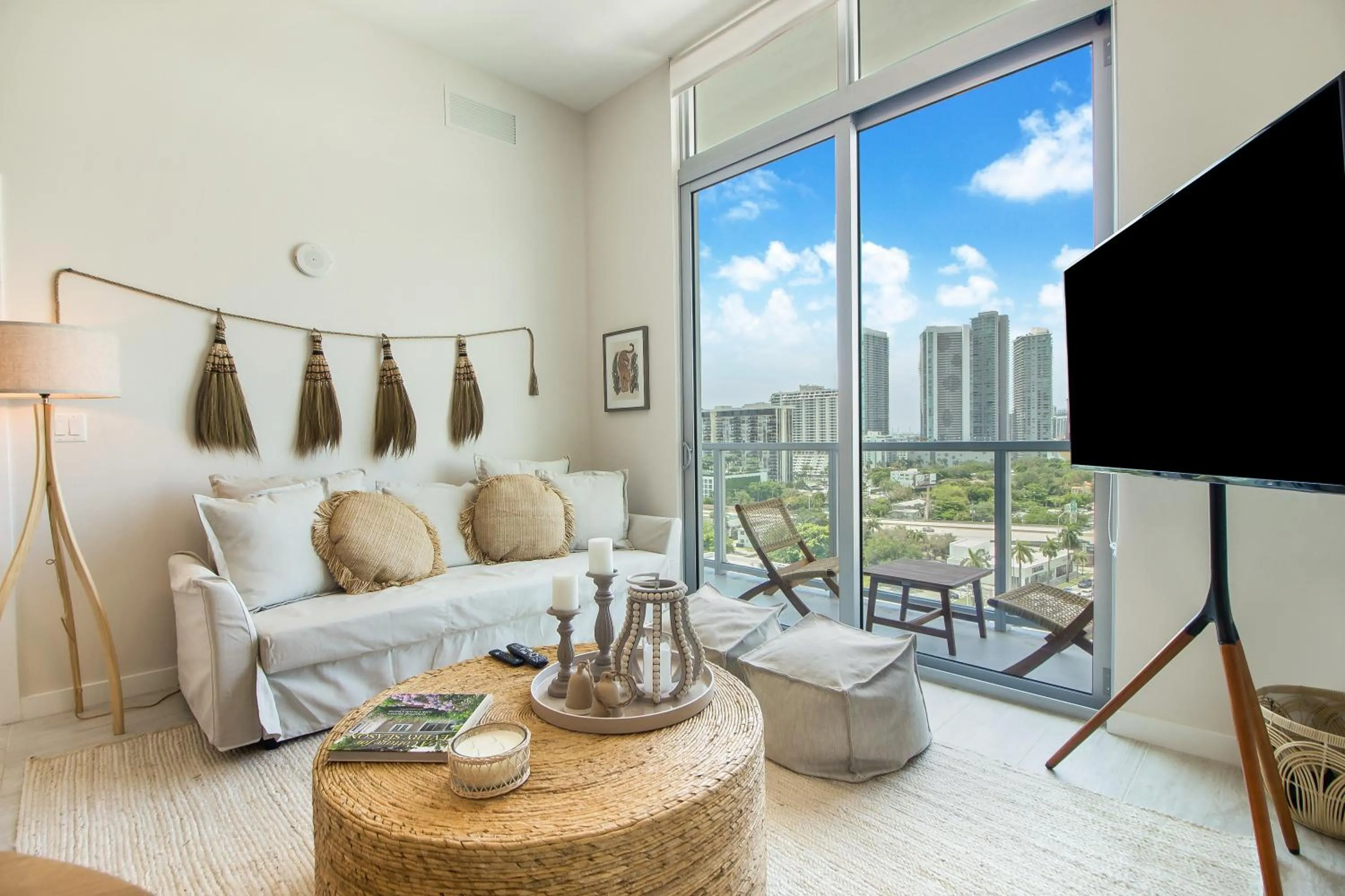 Living room, Bed in Nomada Destination Residences - Quadro