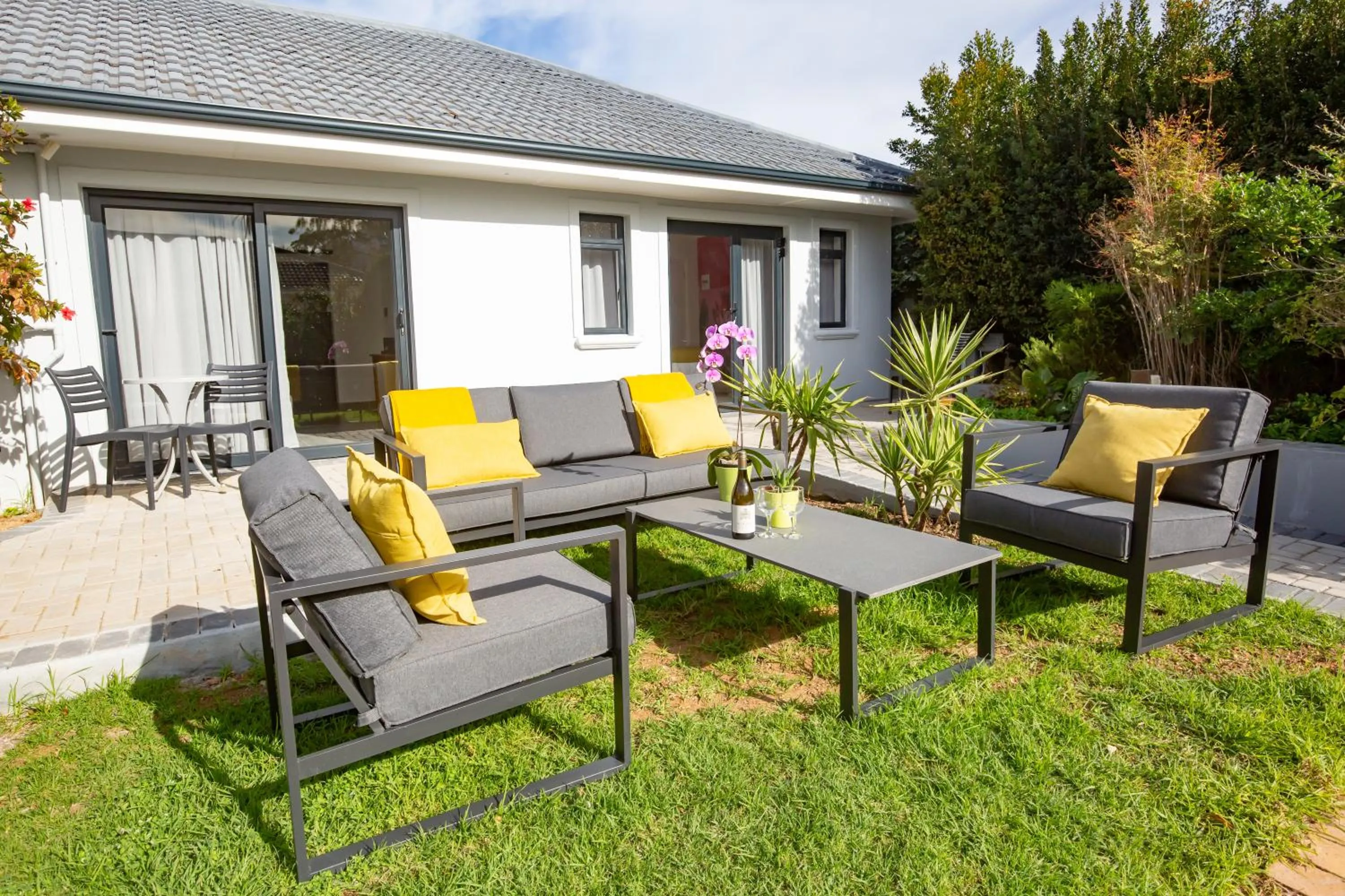 Garden view in Casa iLanga guesthouse