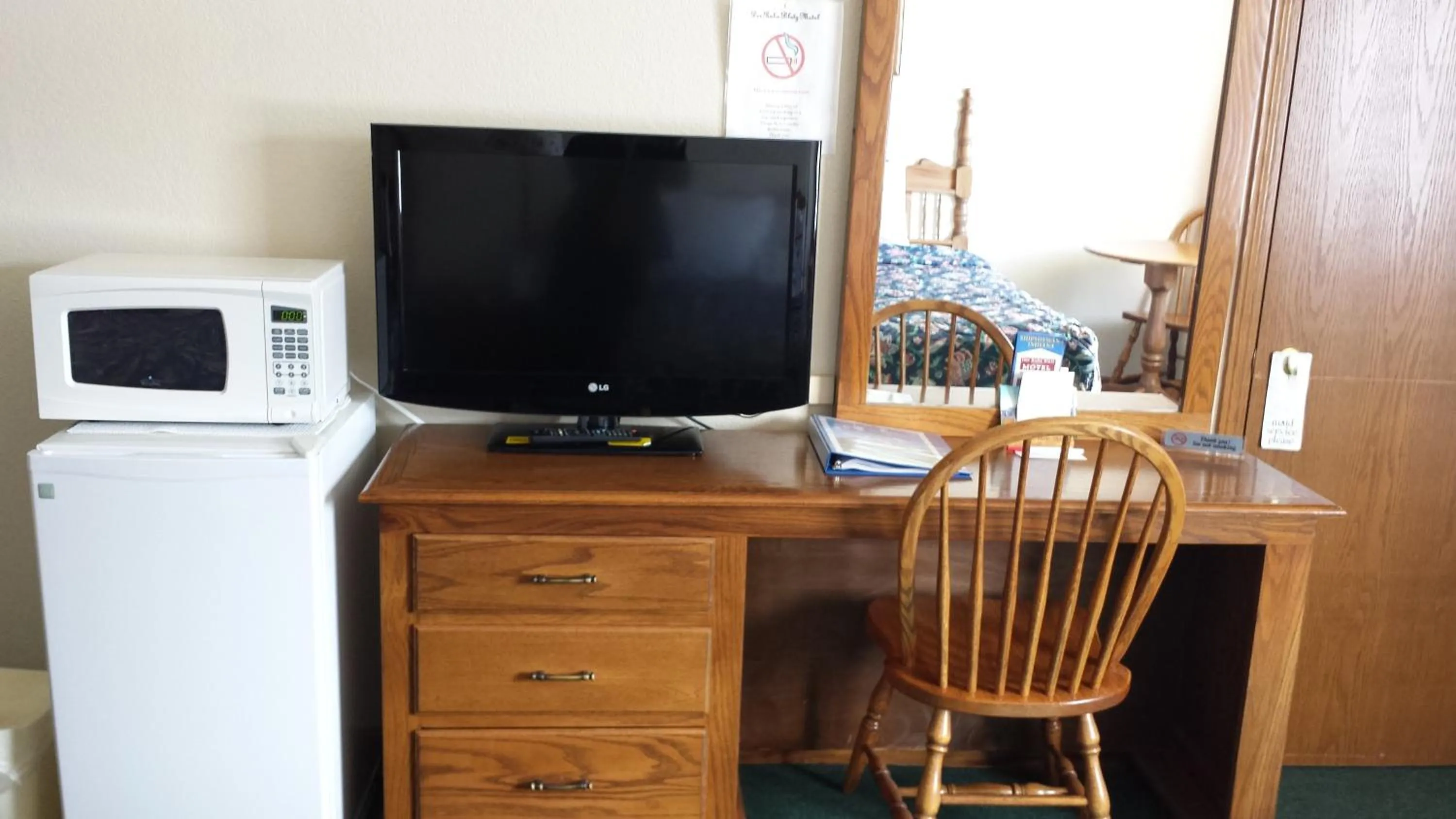 Seating area in Der Ruhe Blatz Motel