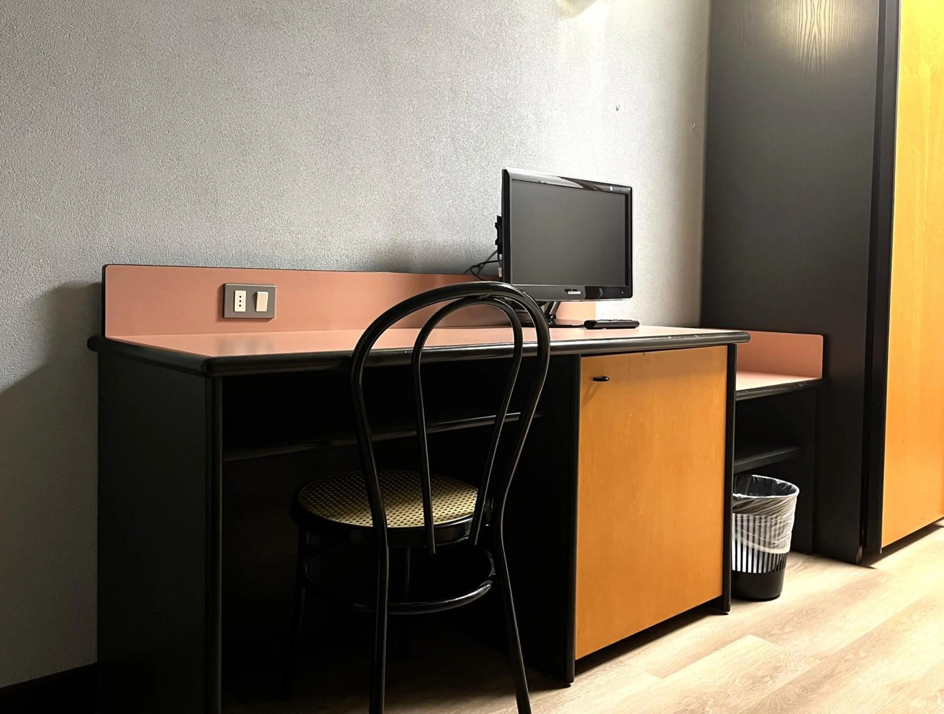 TV and multimedia in Art & Hotel Treviolo