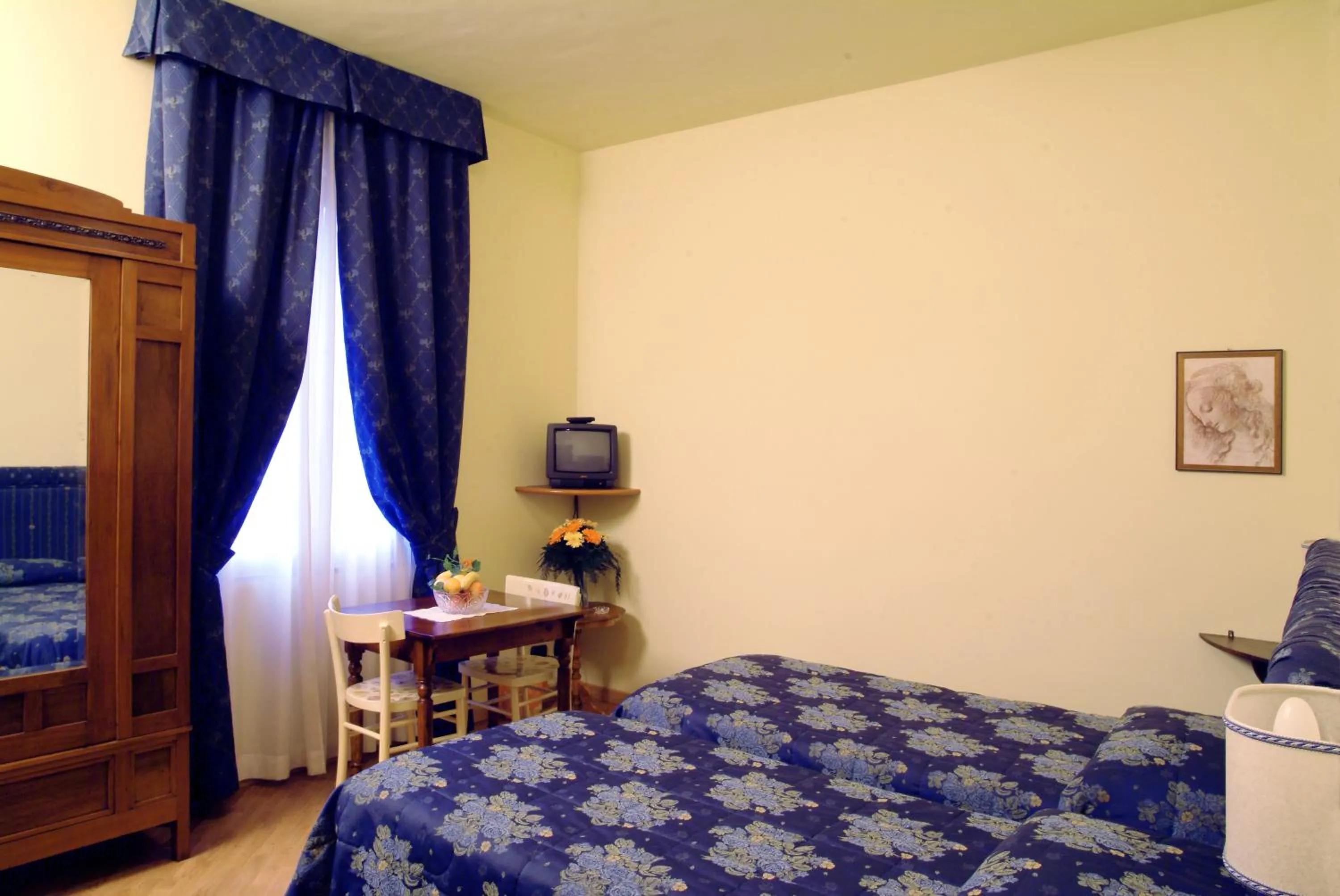 Pets, Bed in Hotel Ristorante Piccolo Chianti