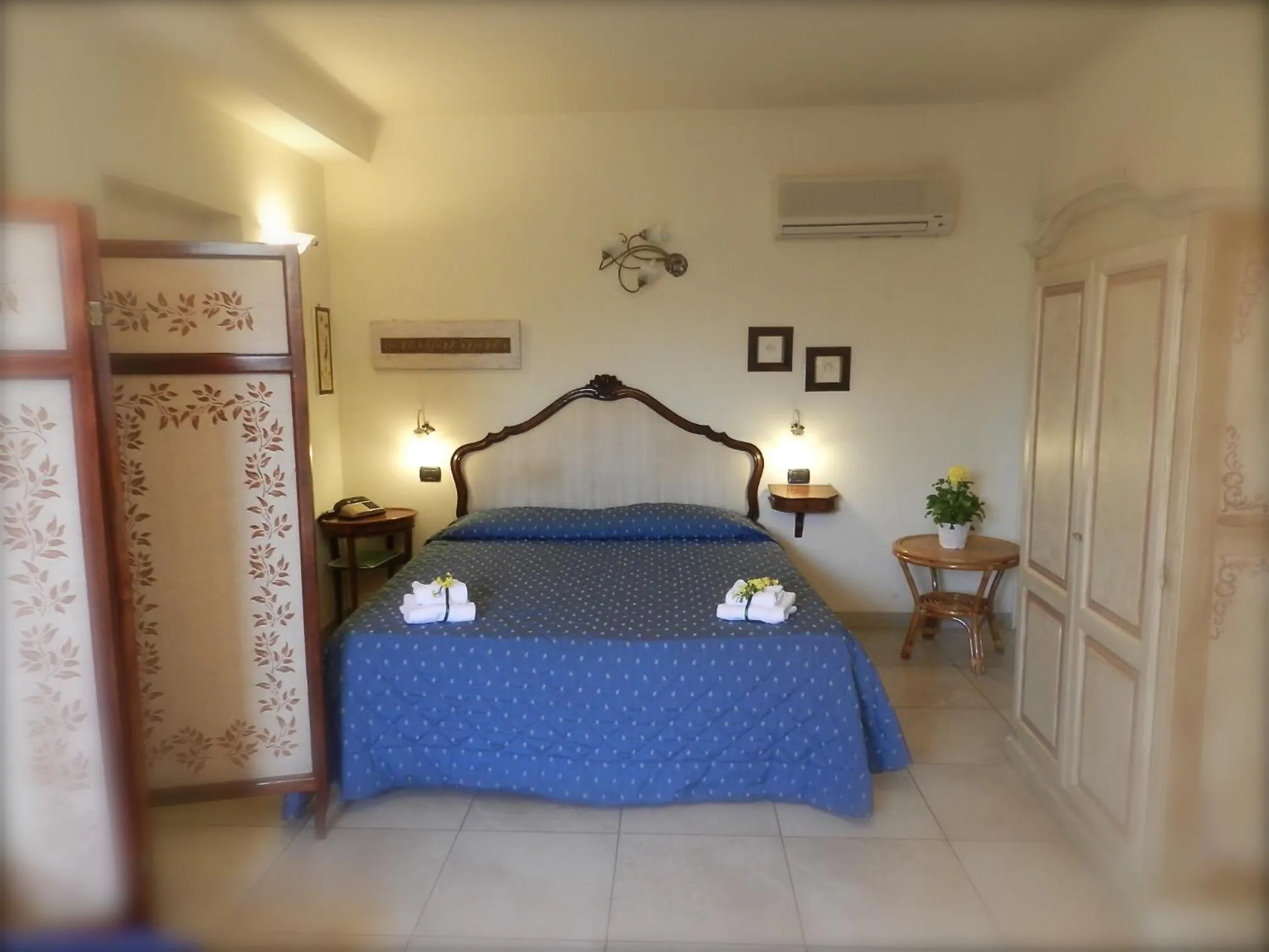 Spring, Bed in Hotel Ristorante Piccolo Chianti