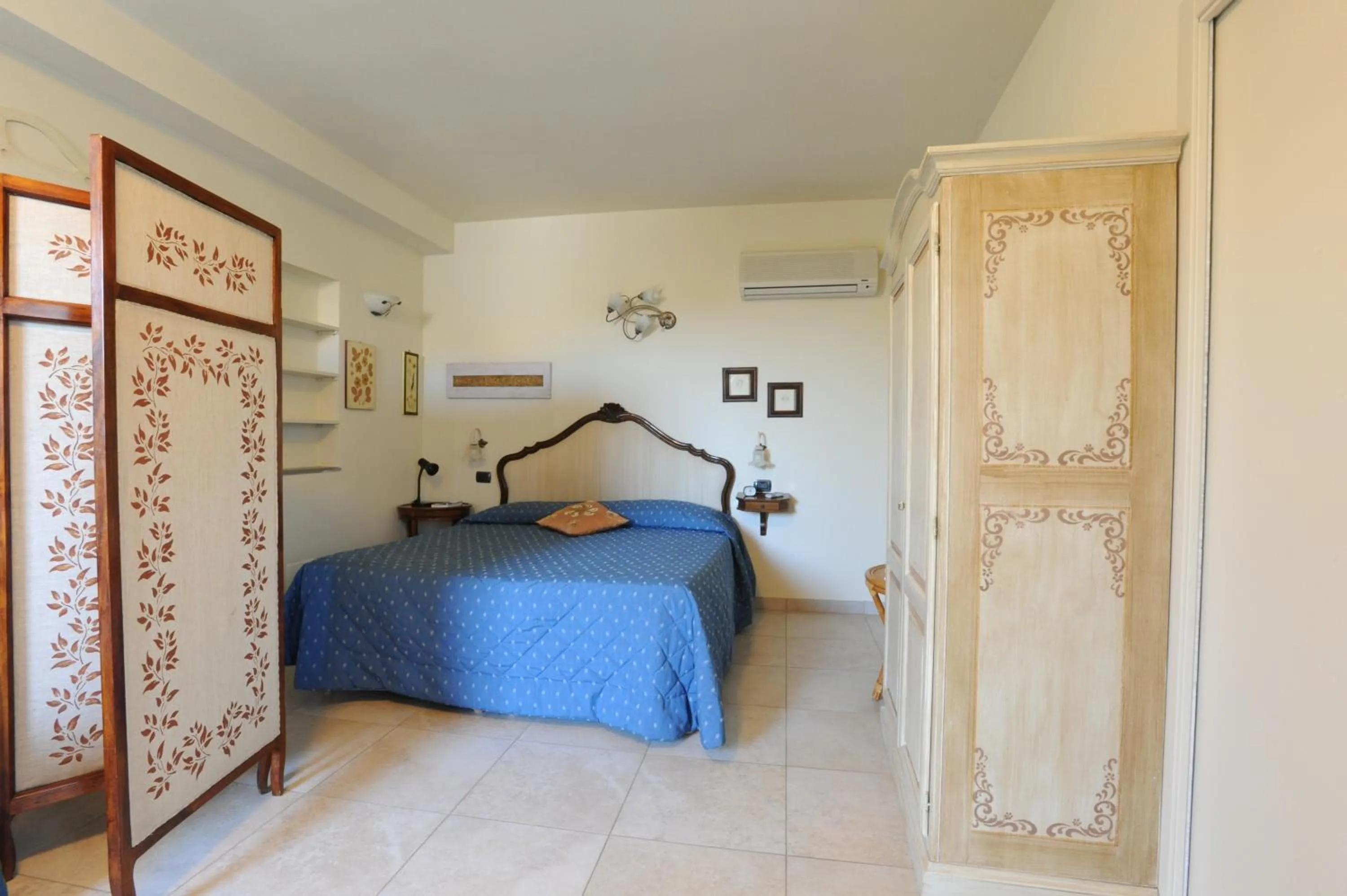 Photo of the whole room, Bed in Hotel Ristorante Piccolo Chianti