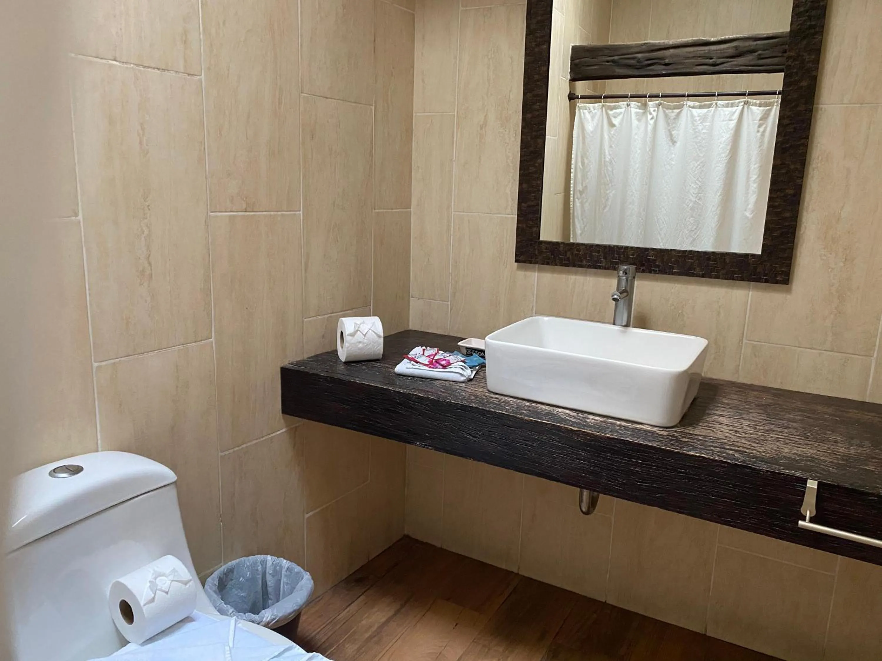 Toilet in Casa Mia Hotel