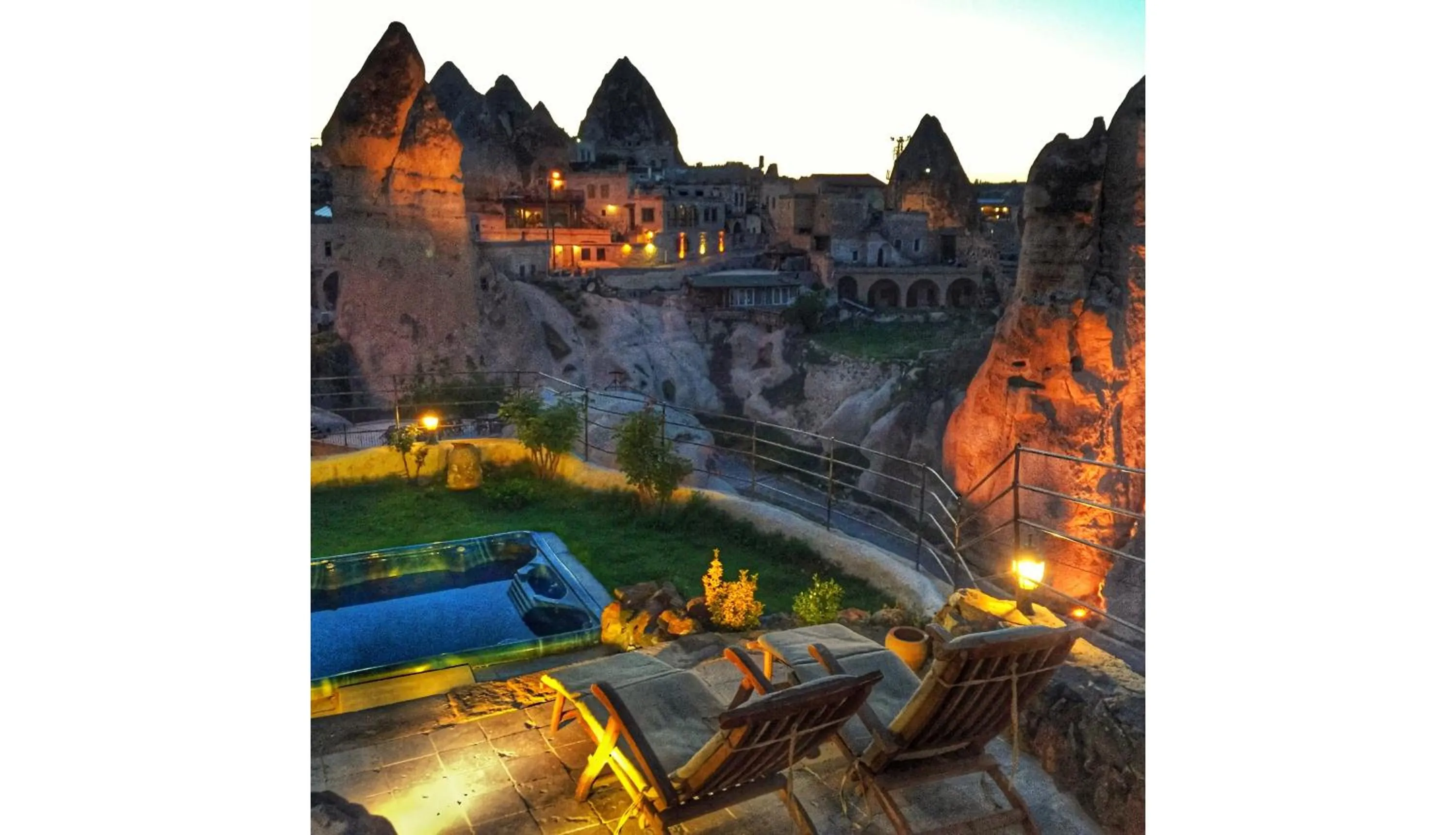 Garden in Traveller's Cave Hotel