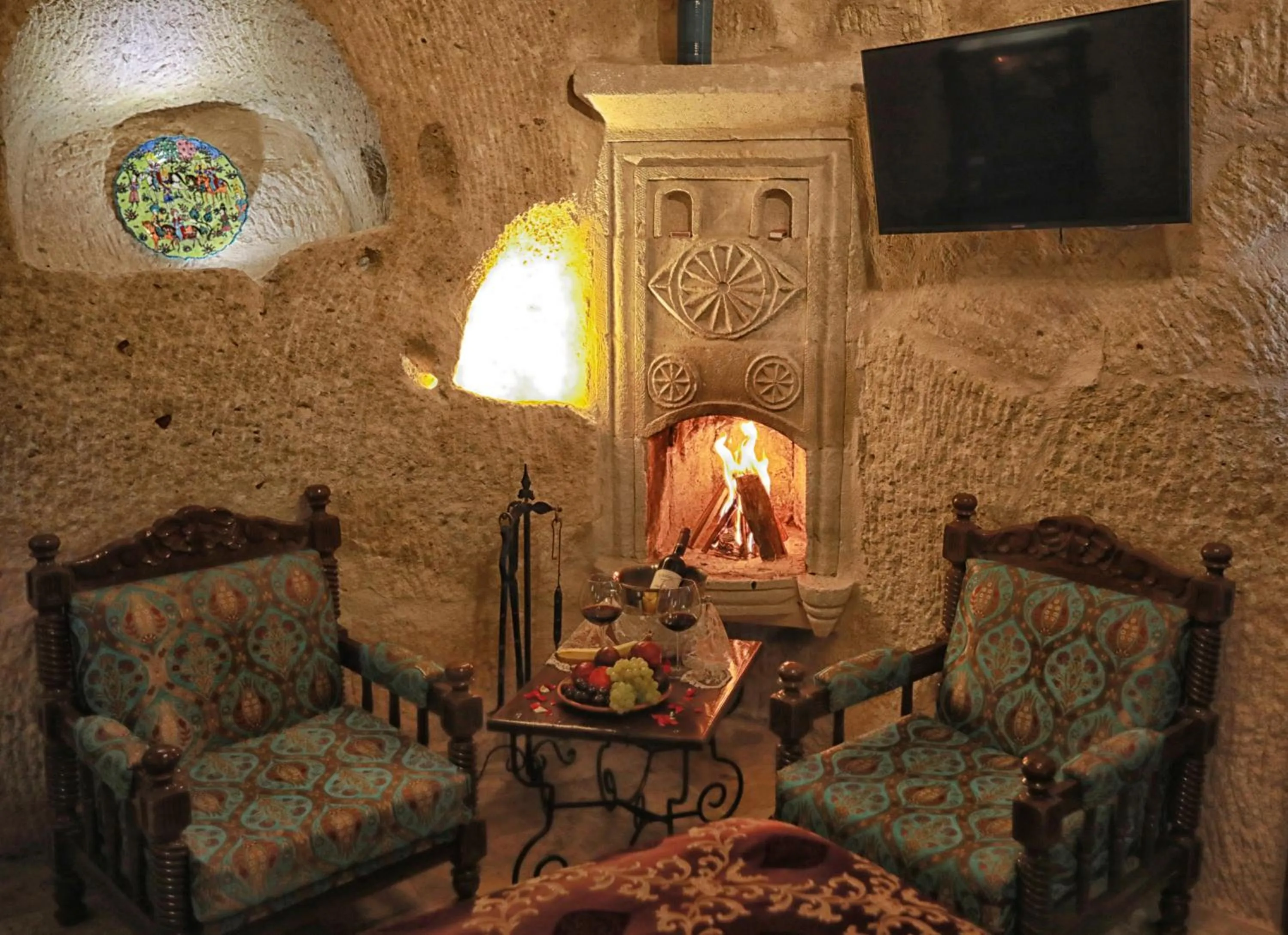 Seating area in Traveller's Cave Hotel