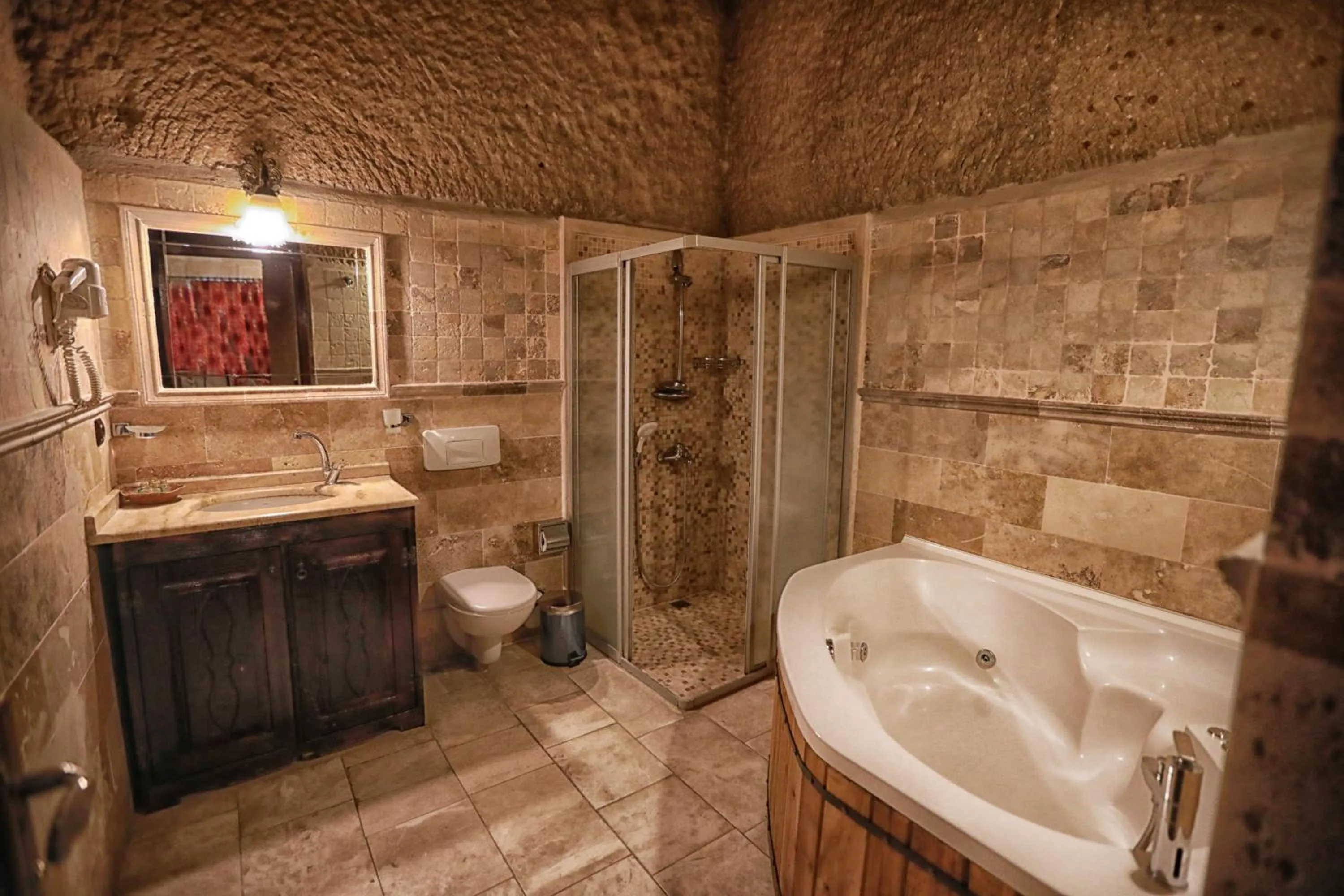 Bathroom in Traveller's Cave Hotel