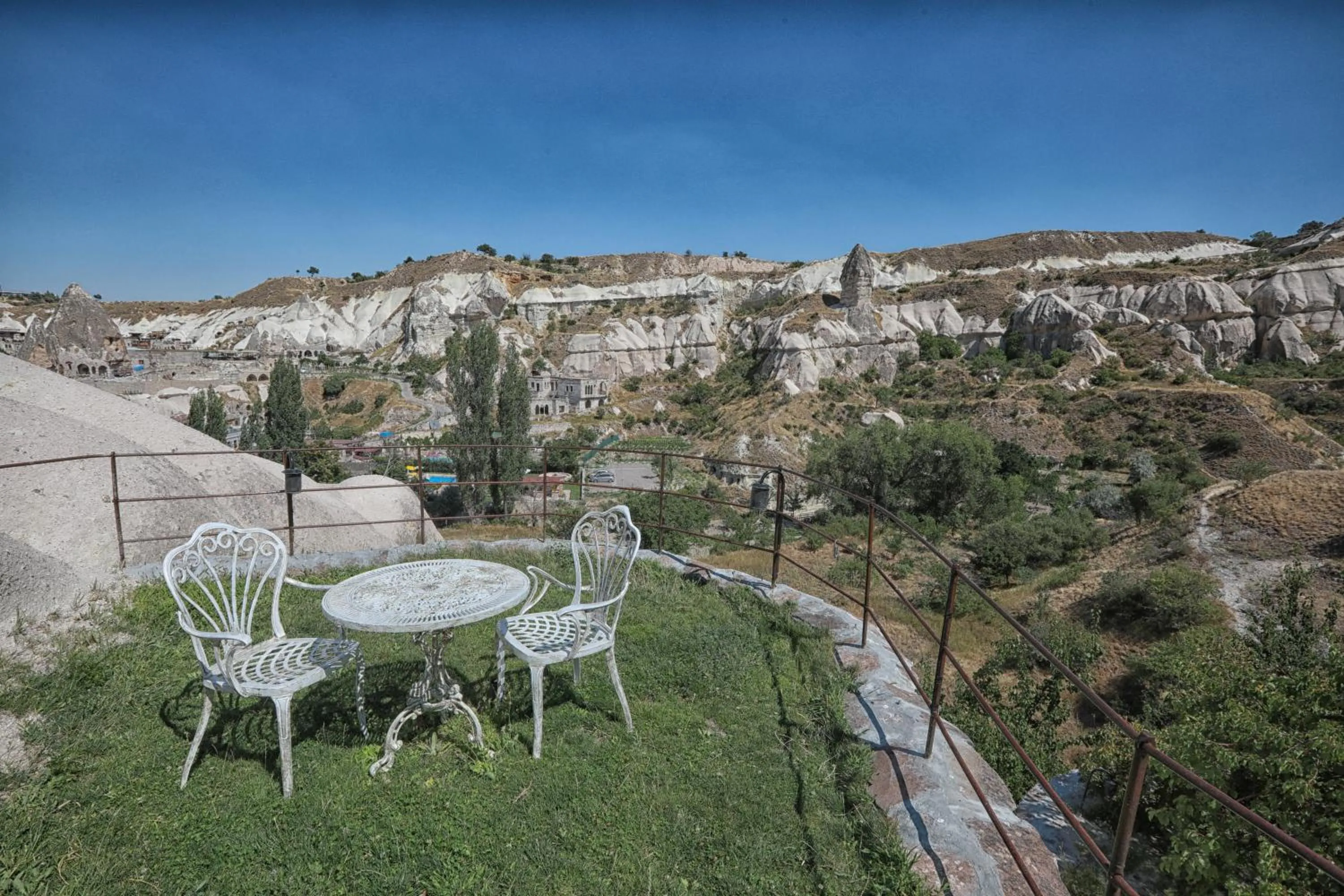 Landmark view in Traveller's Cave Hotel