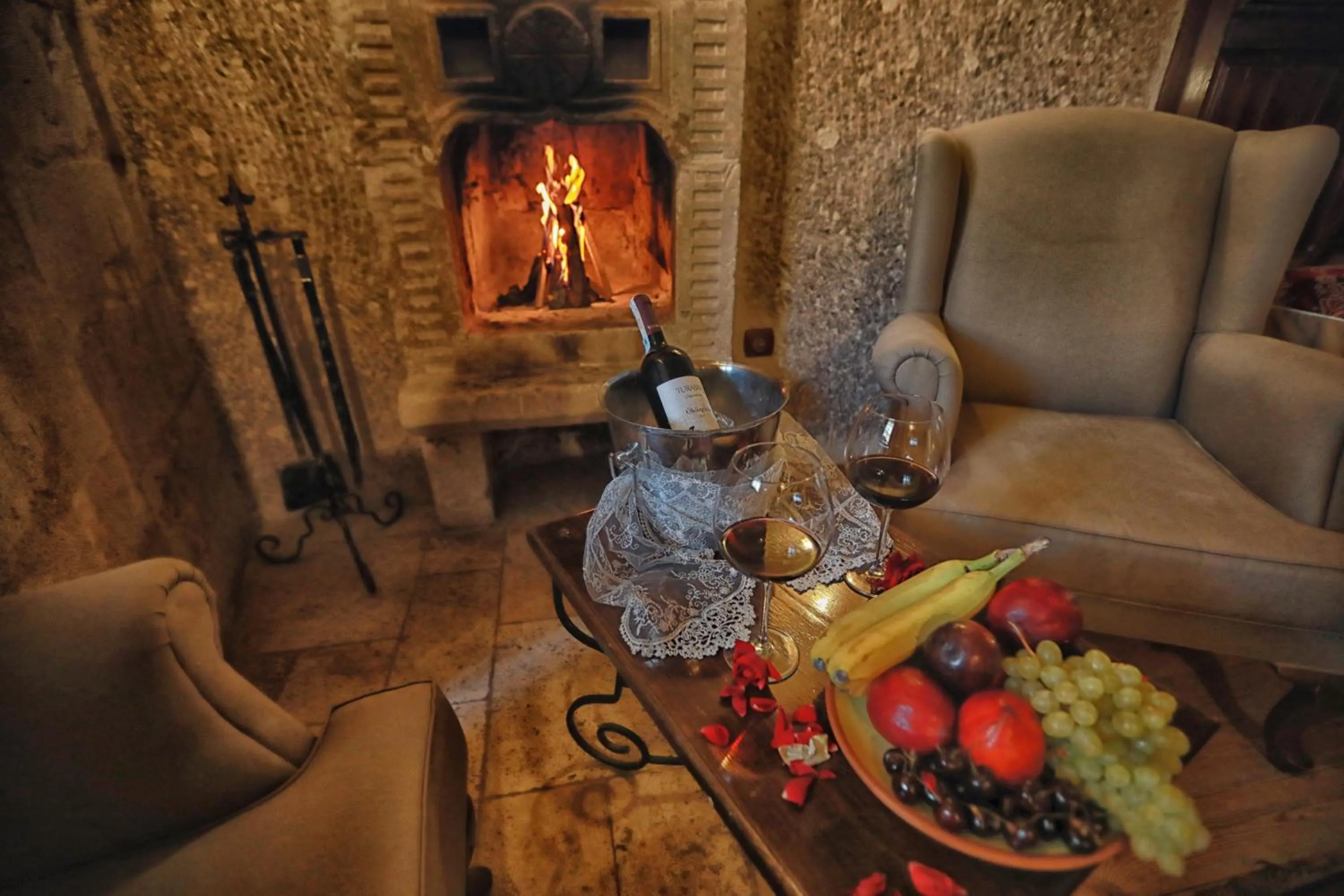 Seating area in Traveller's Cave Hotel