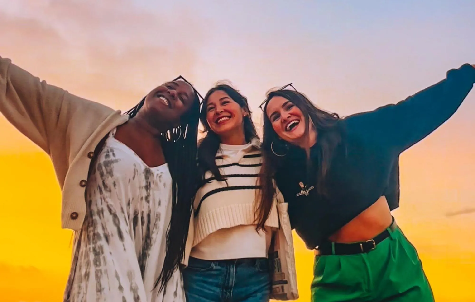 group of guests in ITH San Diego Mission Beach Backpacker Hostel