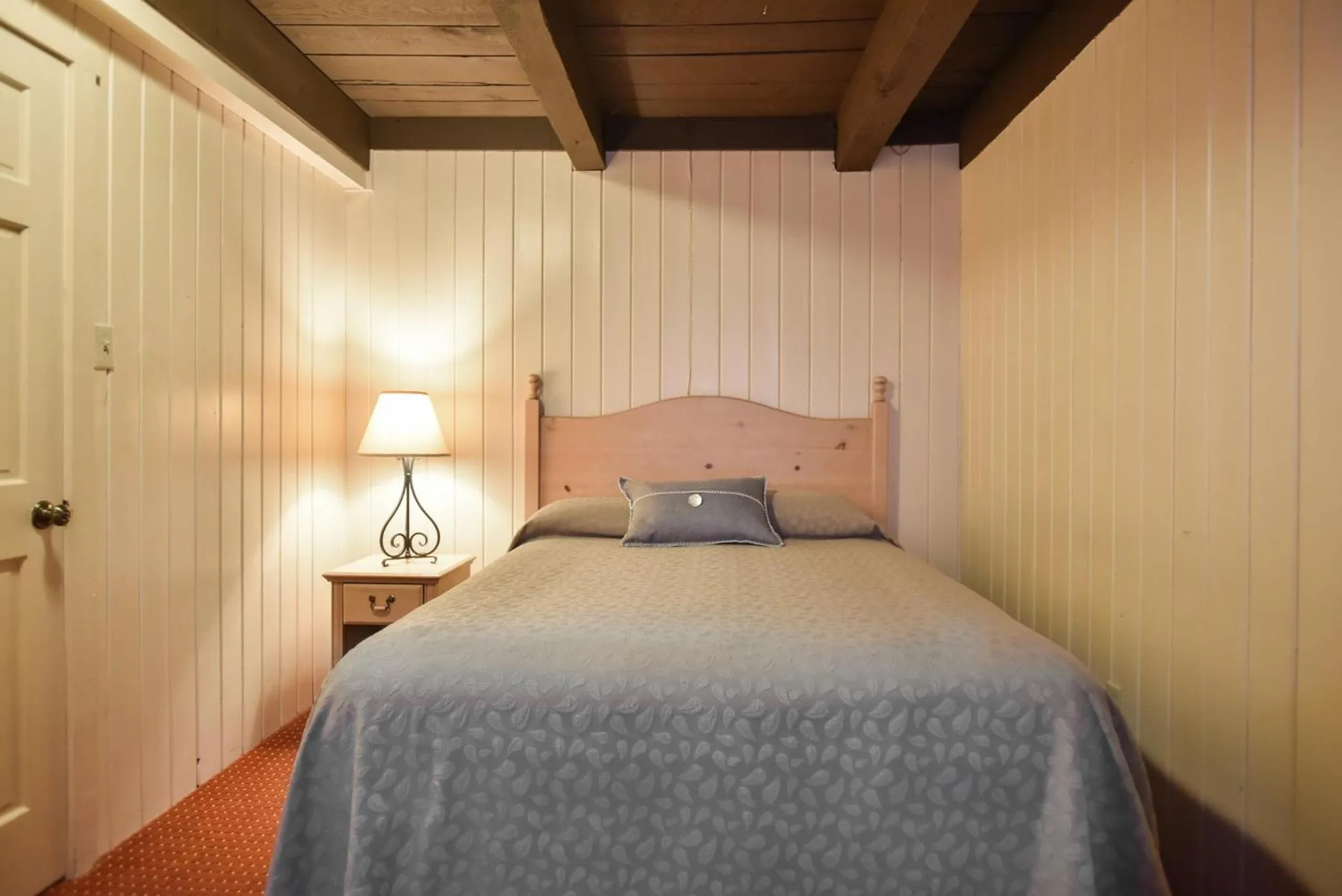 Photo of the whole room, Bed in Seven Springs Resort Properties