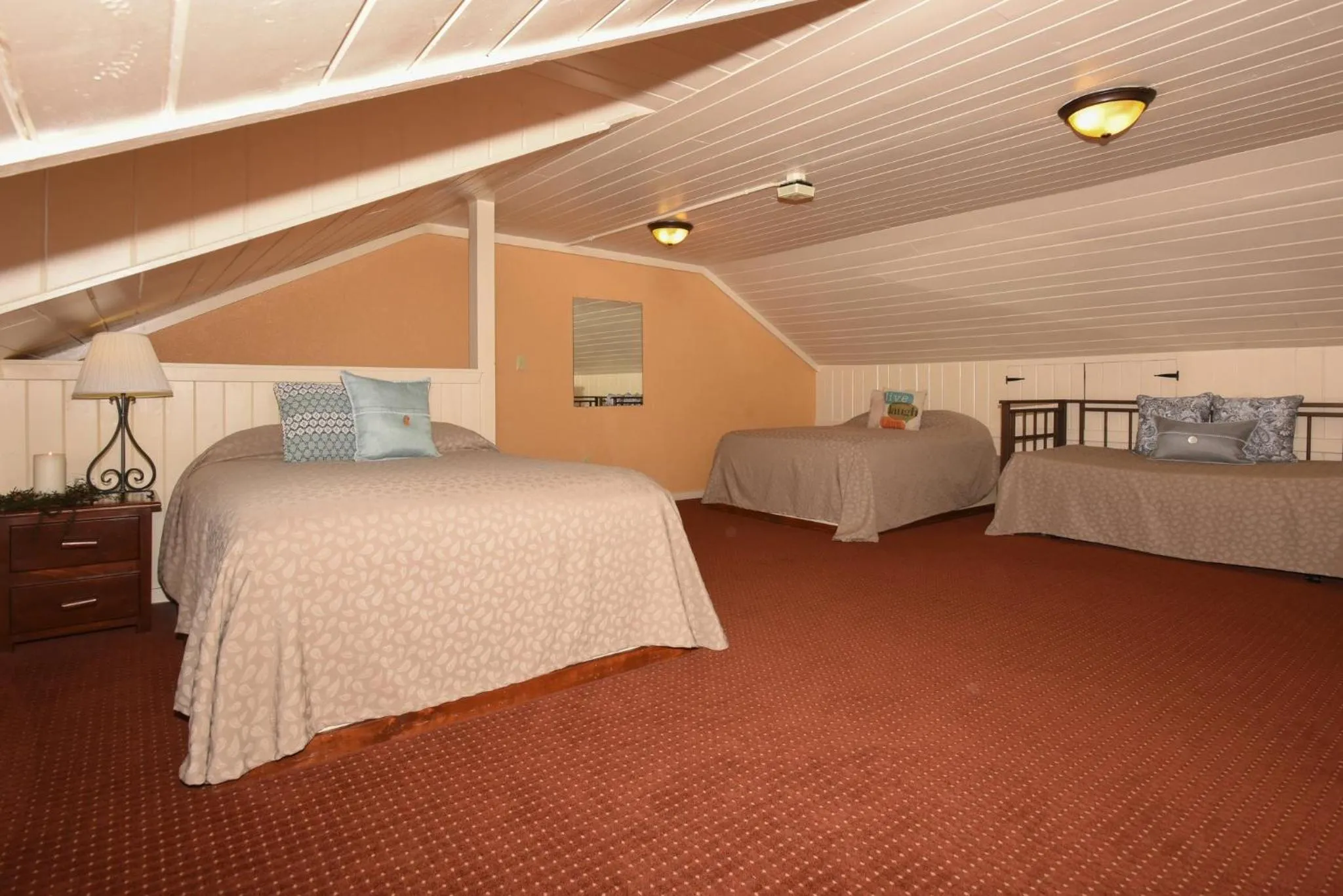 Photo of the whole room, Bed in Seven Springs Resort Properties
