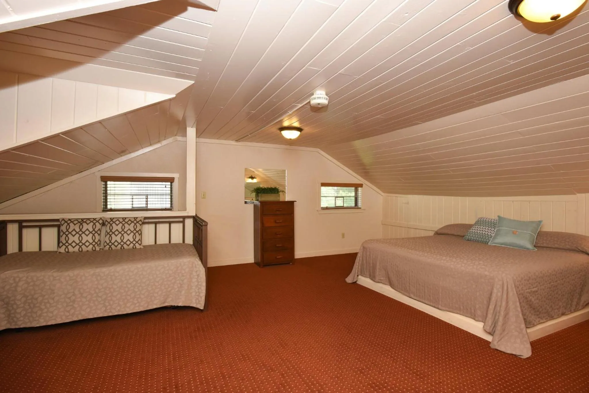 Photo of the whole room, Bed in Seven Springs Resort Properties