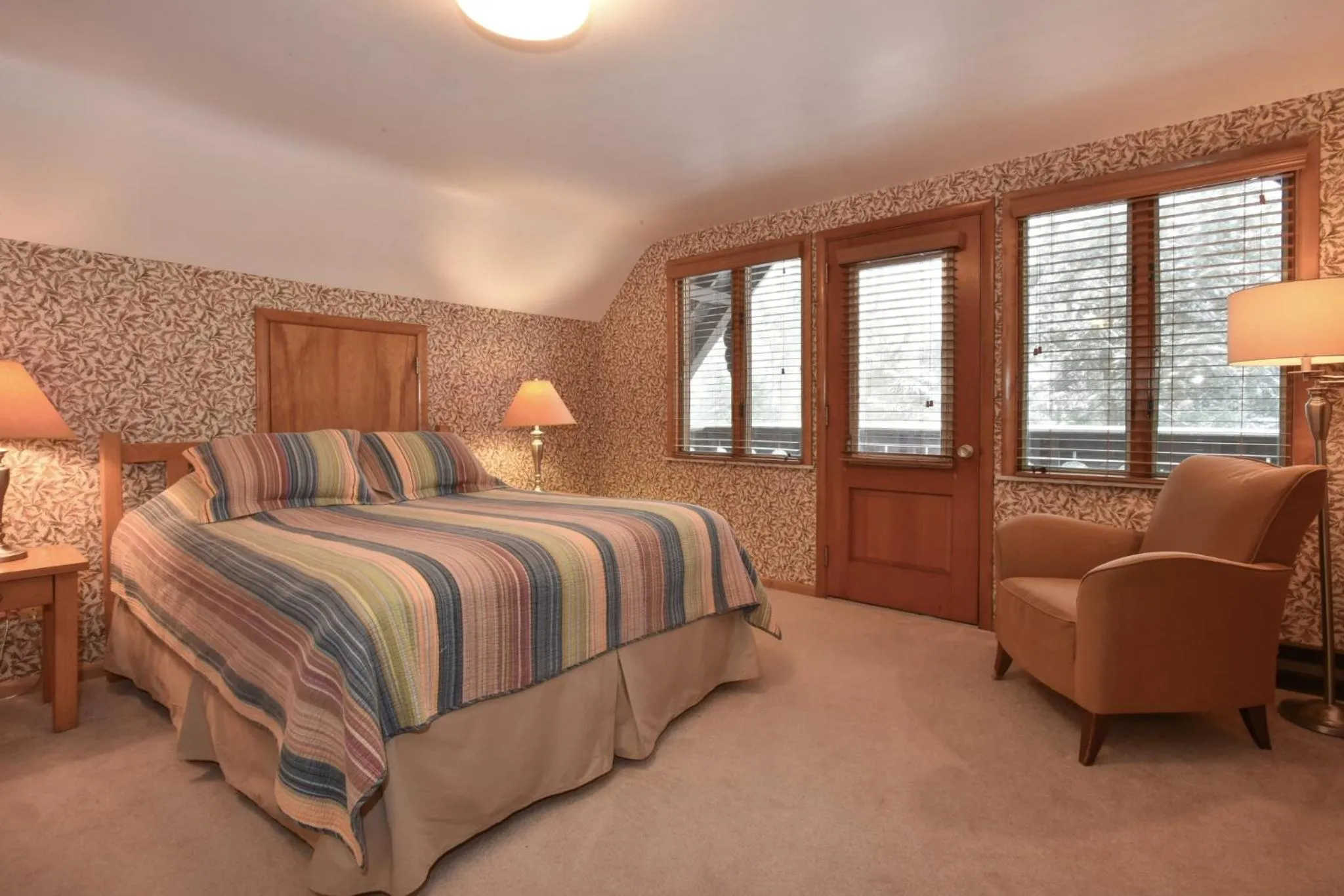 Photo of the whole room, Bed in Seven Springs Resort Properties
