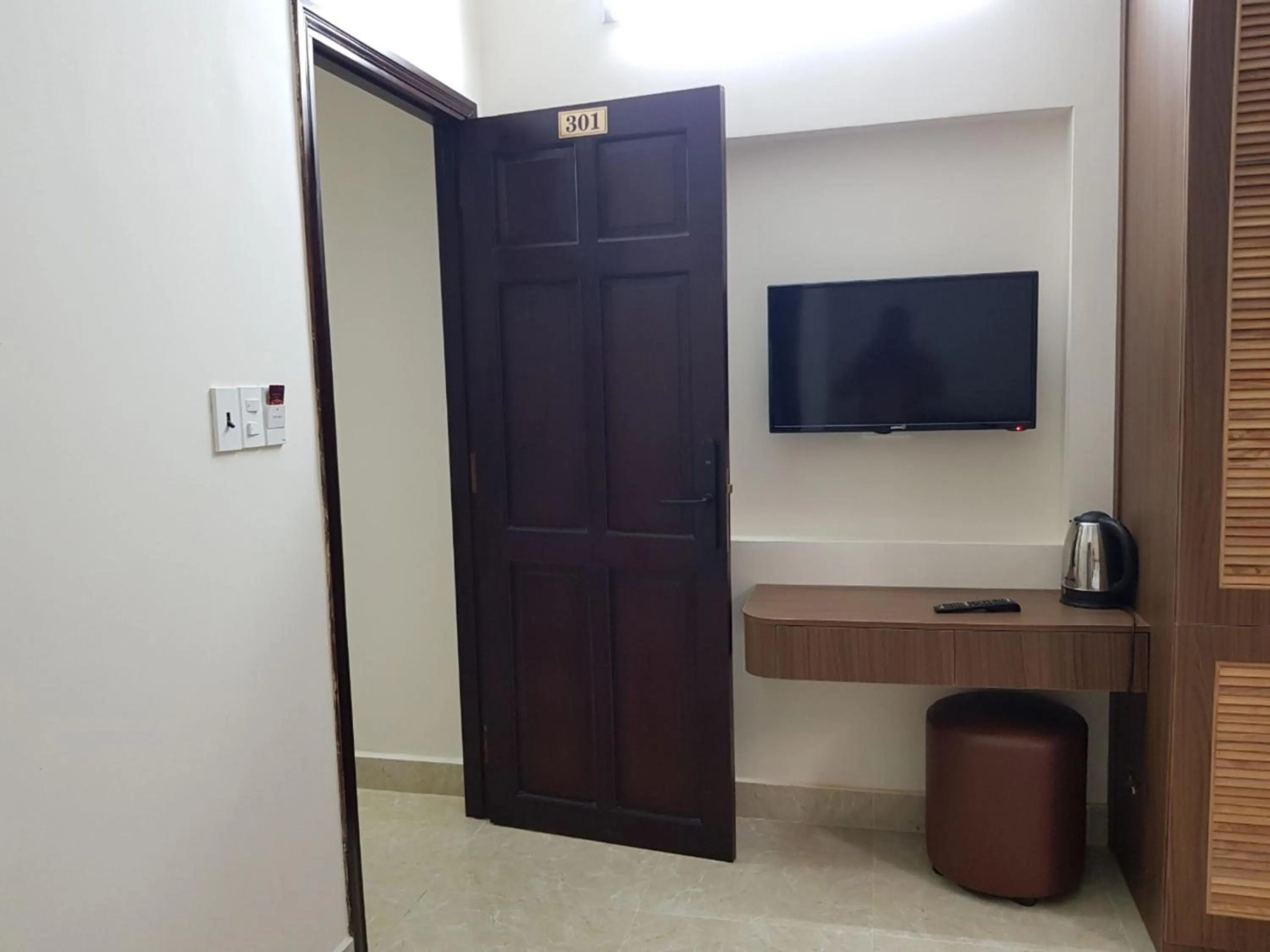 TV and multimedia in Hong Vinh Hotel