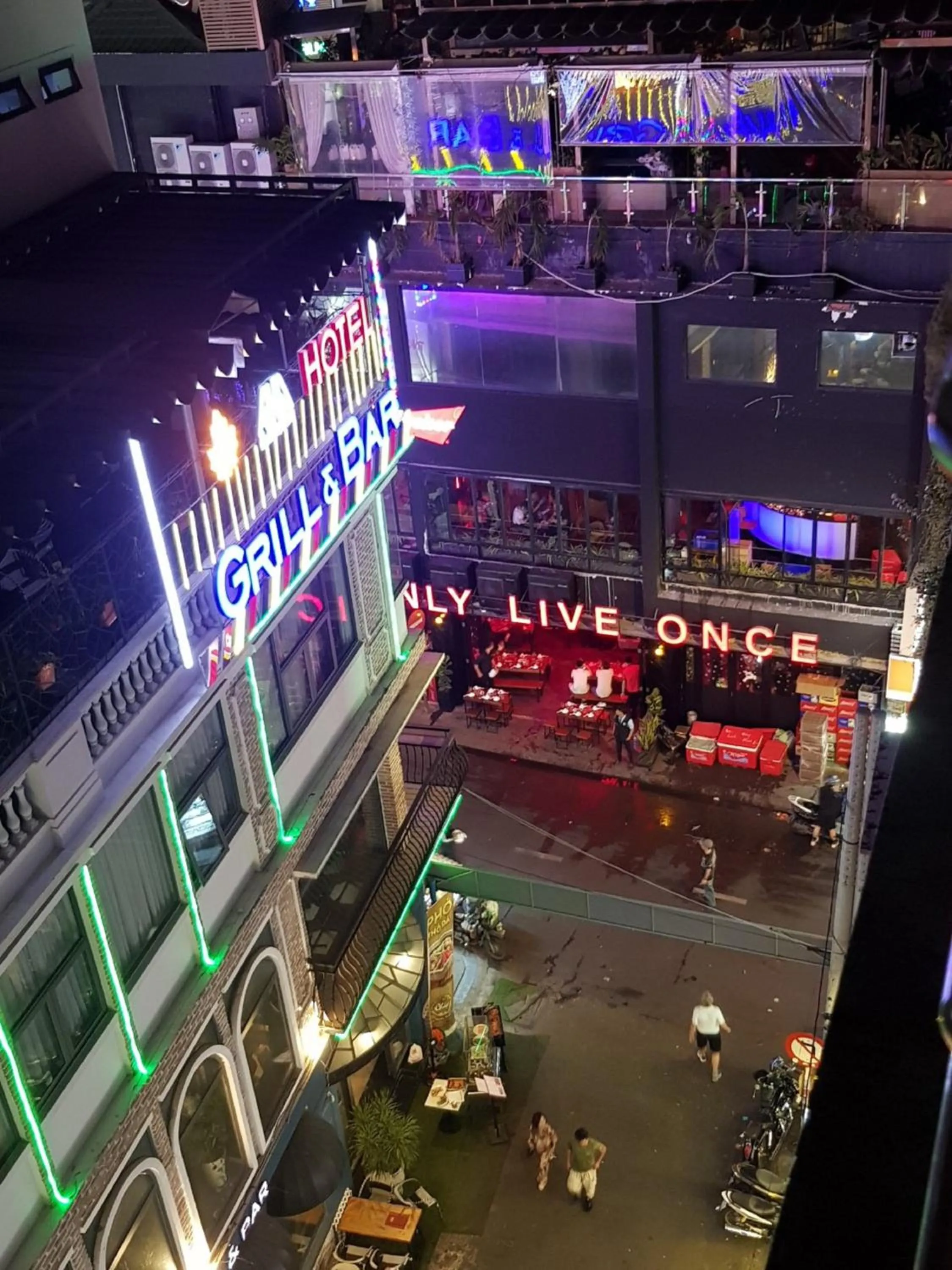 Night in Hong Vinh Hotel