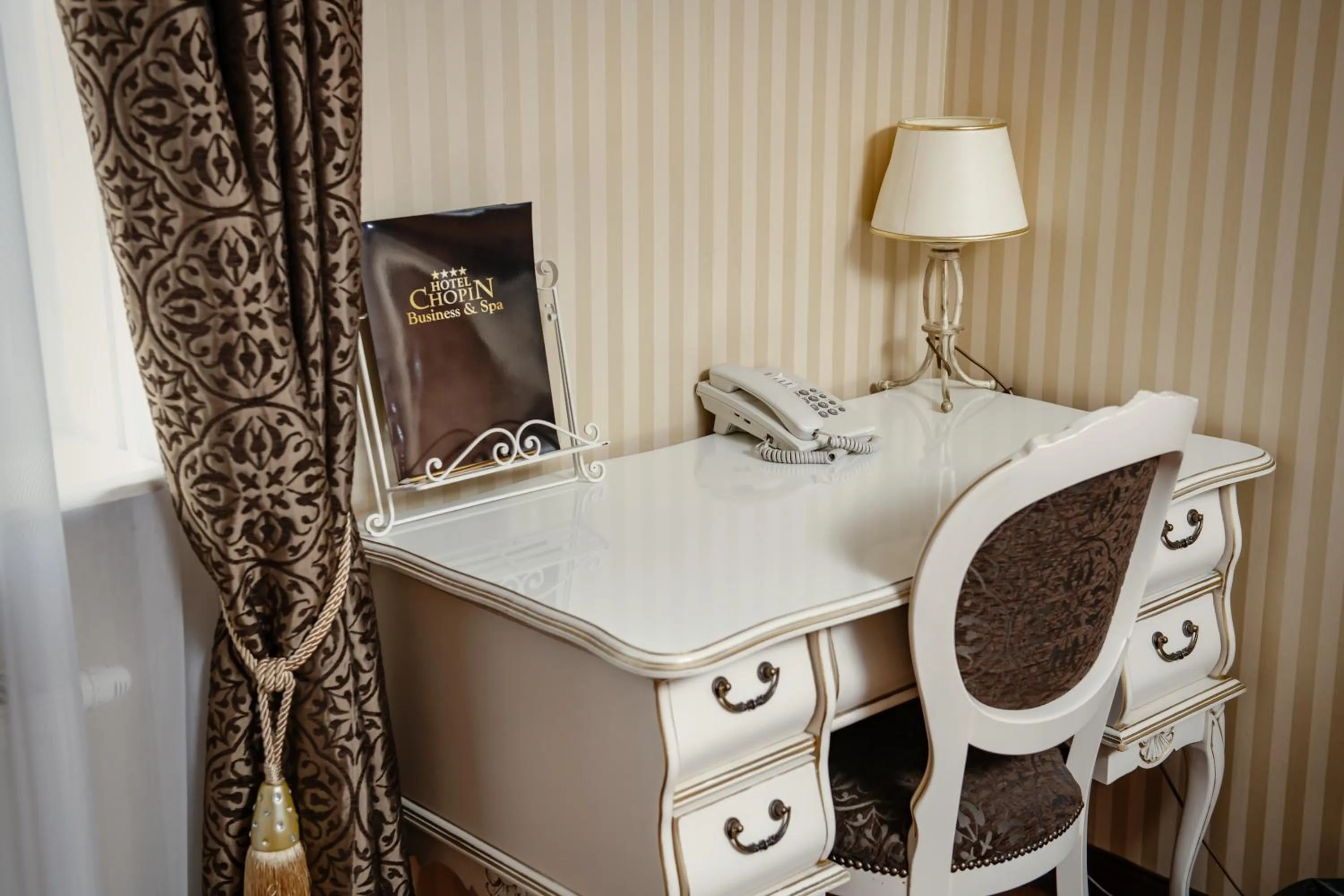 Bed in Hotel Chopin Business&SPA