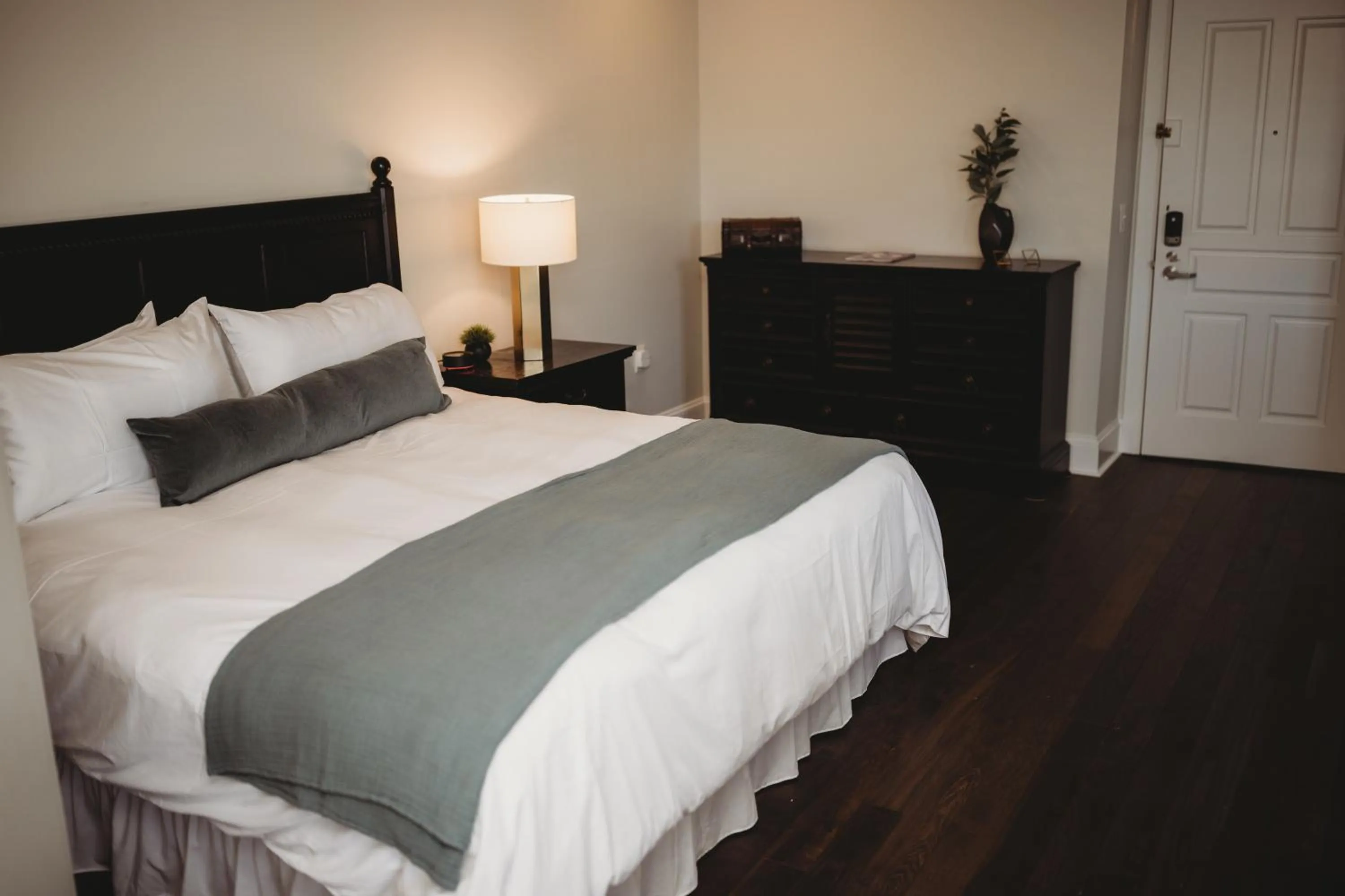 Bed in The Jefferson Inn