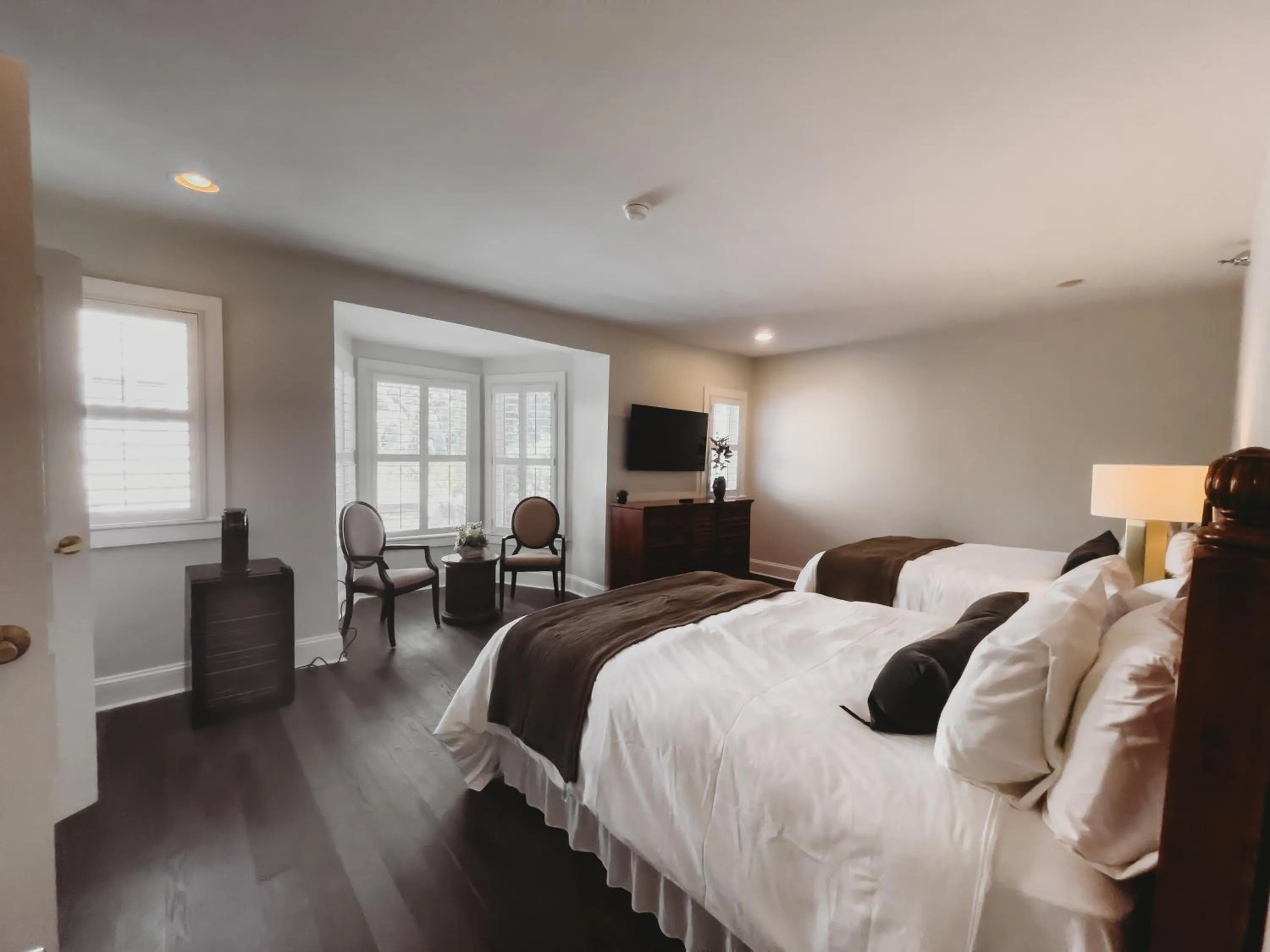 Bed in The Jefferson Inn