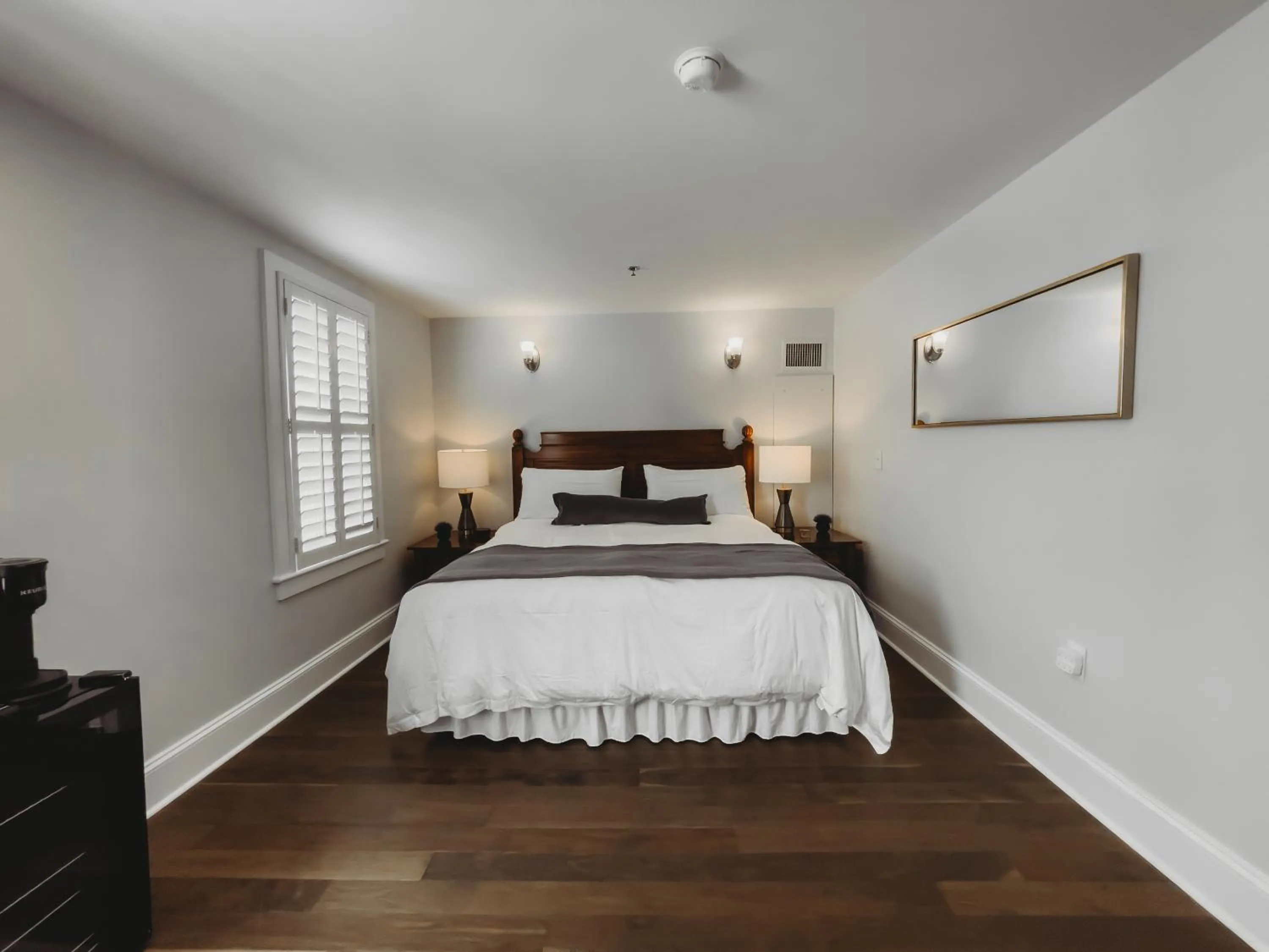 Bed in The Jefferson Inn