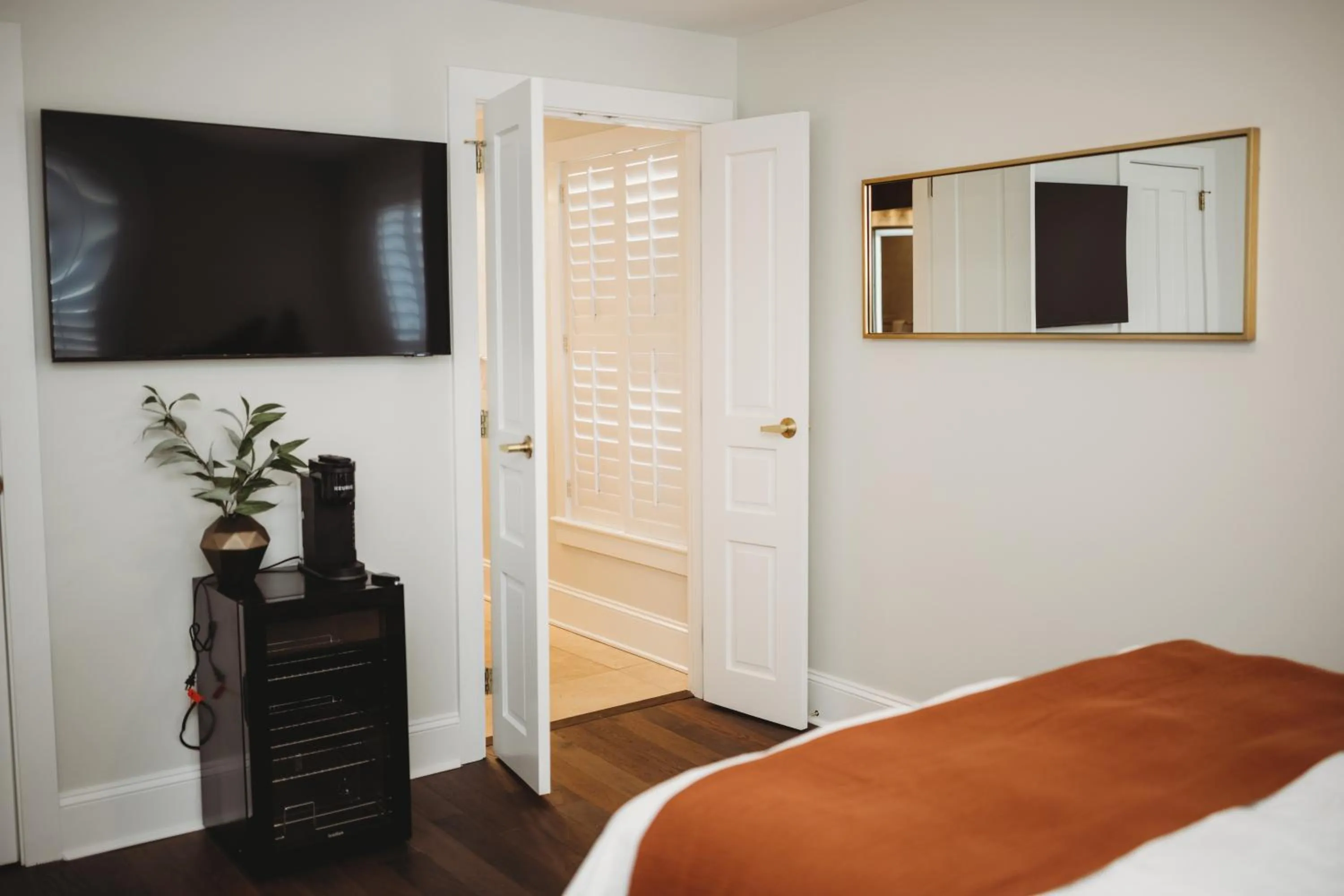 Bed in The Jefferson Inn