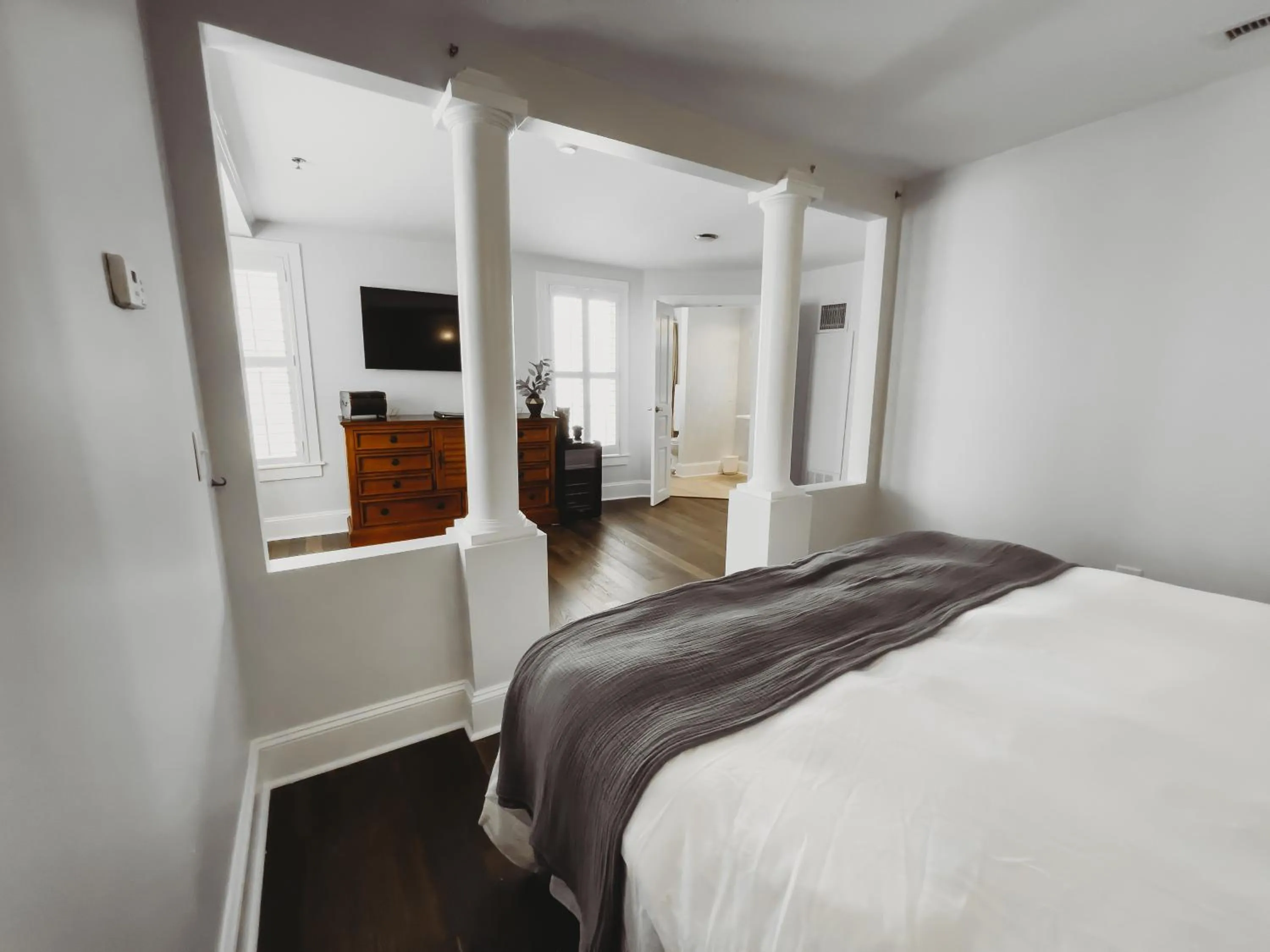 Bed in The Jefferson Inn