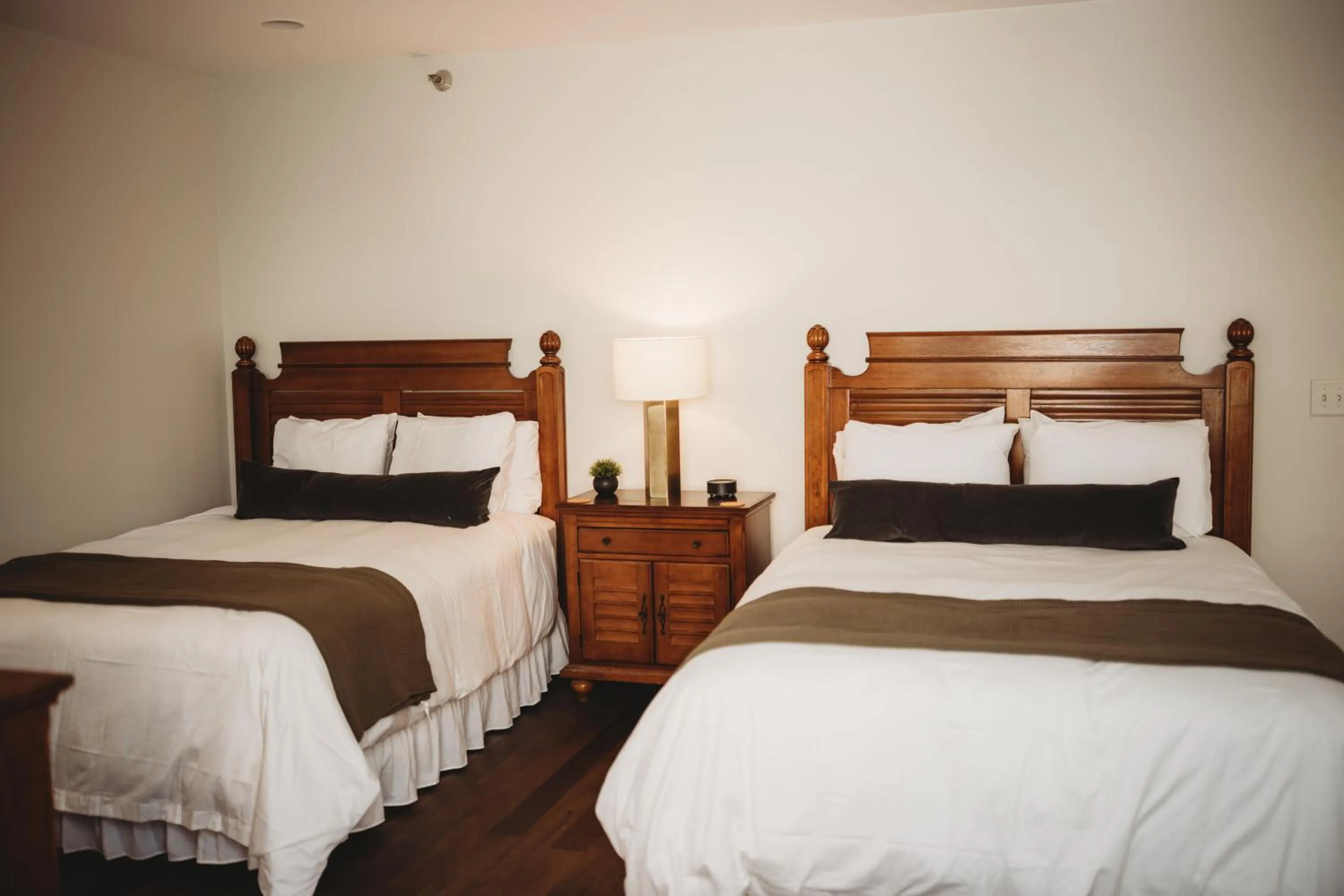 Bed in The Jefferson Inn